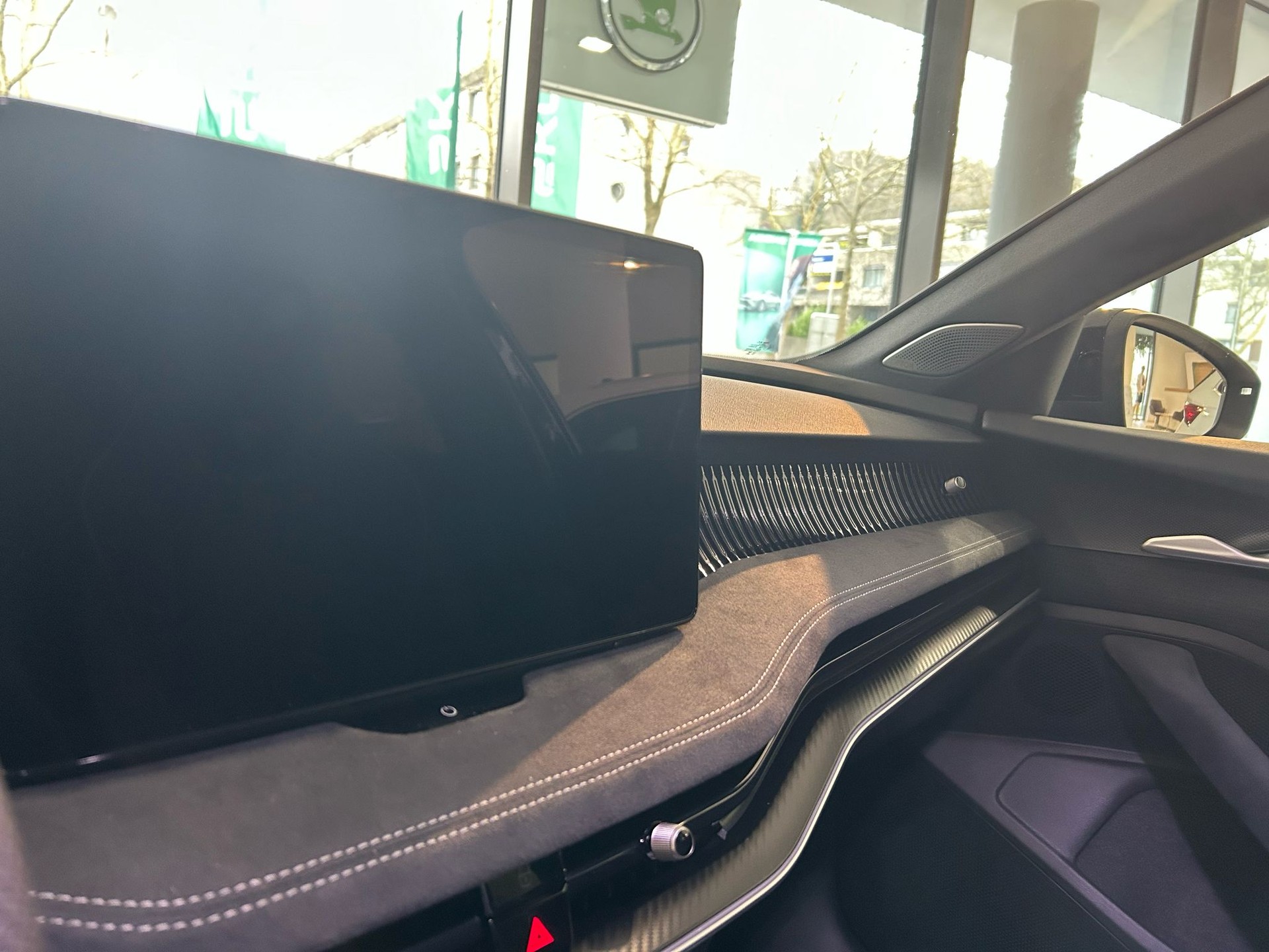 SKODA Superb Combi 1.5 TSI PHEV Sportline DSG-image-6