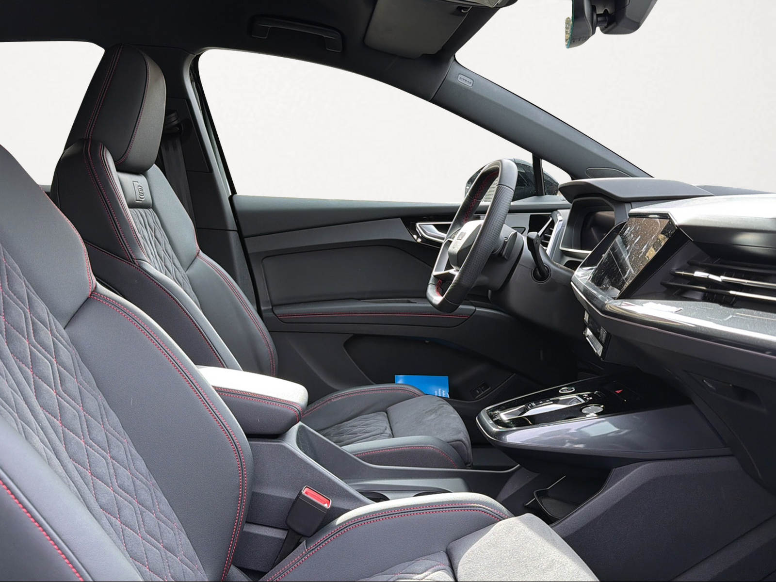 AUDI Q4 Sportback e-tron 45 Edition Swiss Ski quattro-image-8