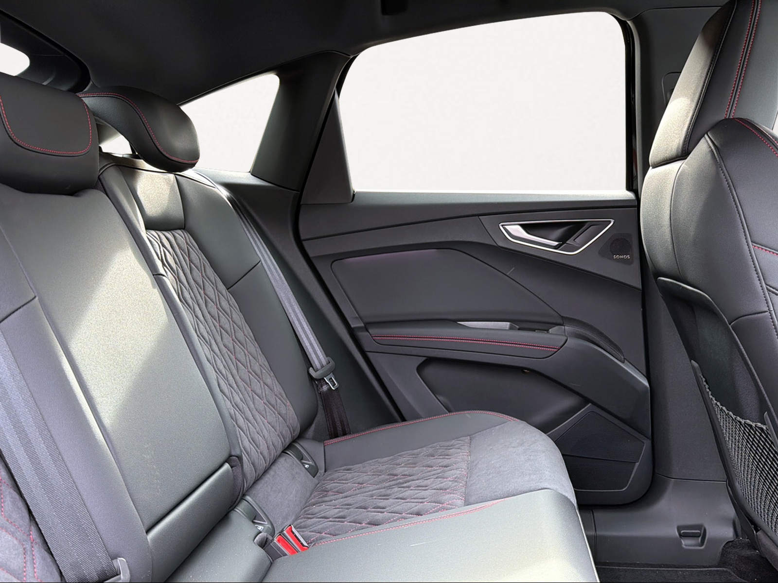 AUDI Q4 Sportback e-tron 45 Edition Swiss Ski quattro-image-7