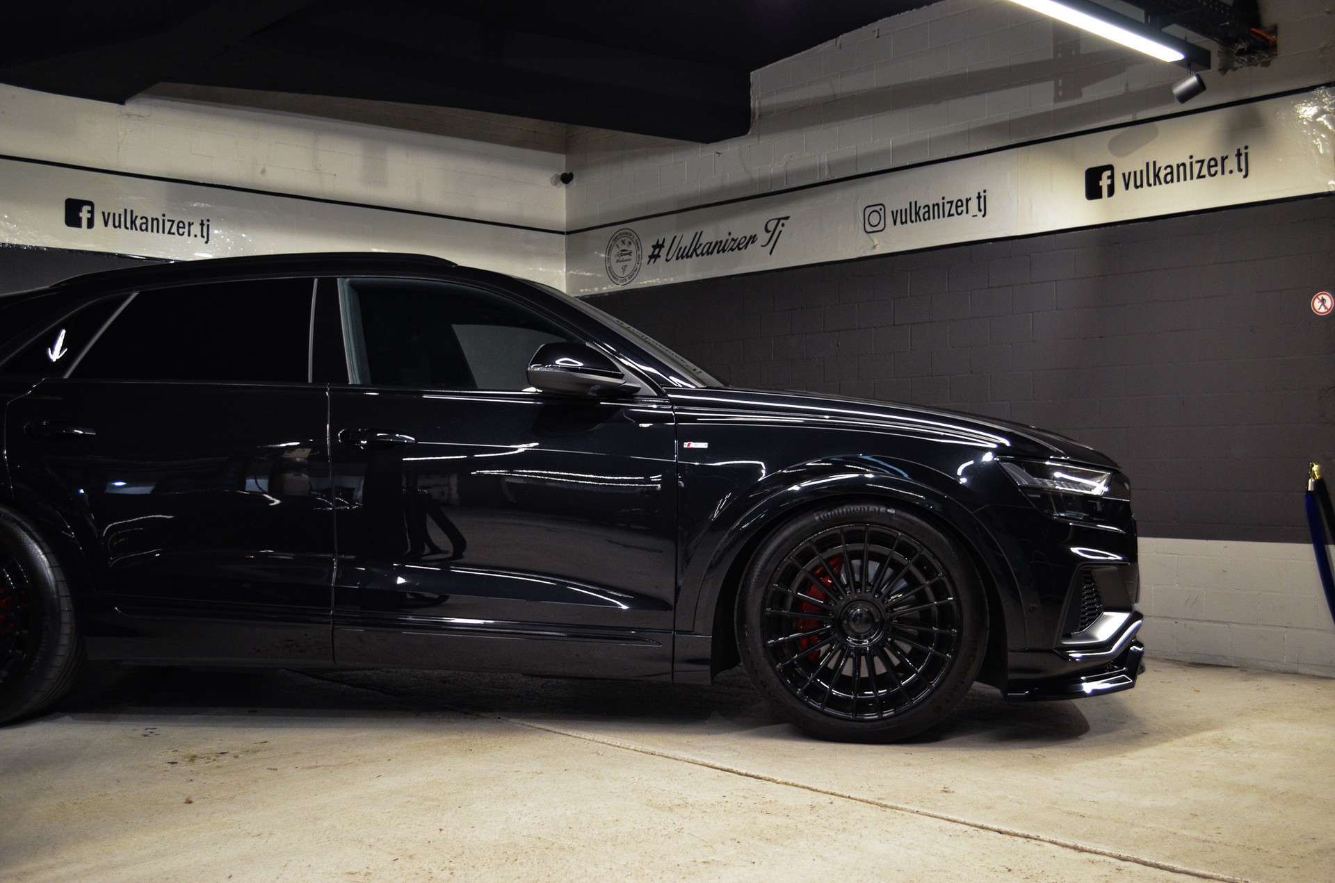 AUDI Q8 55 TFSI quattro tiptronic