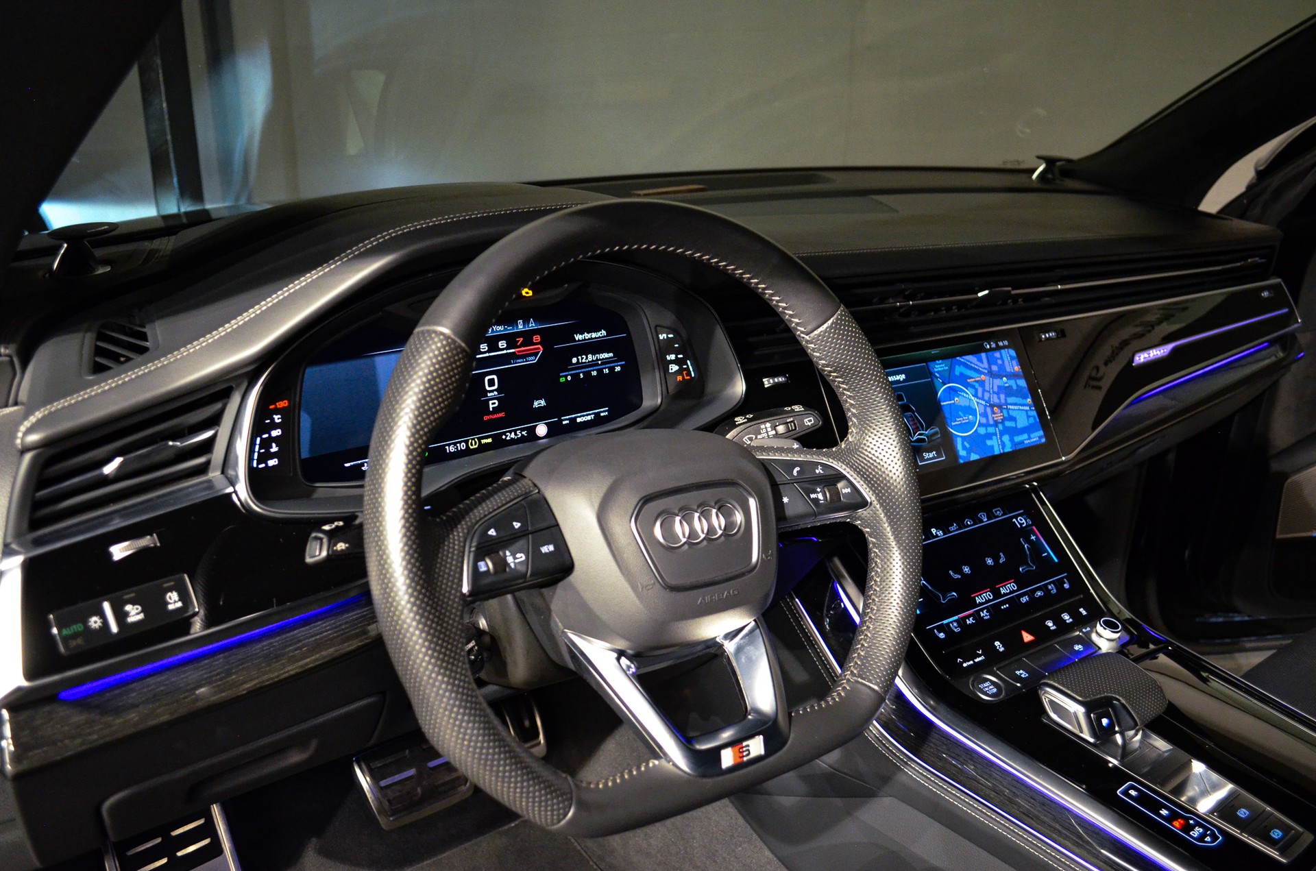 AUDI Q8 55 TFSI quattro tiptronic-image-14