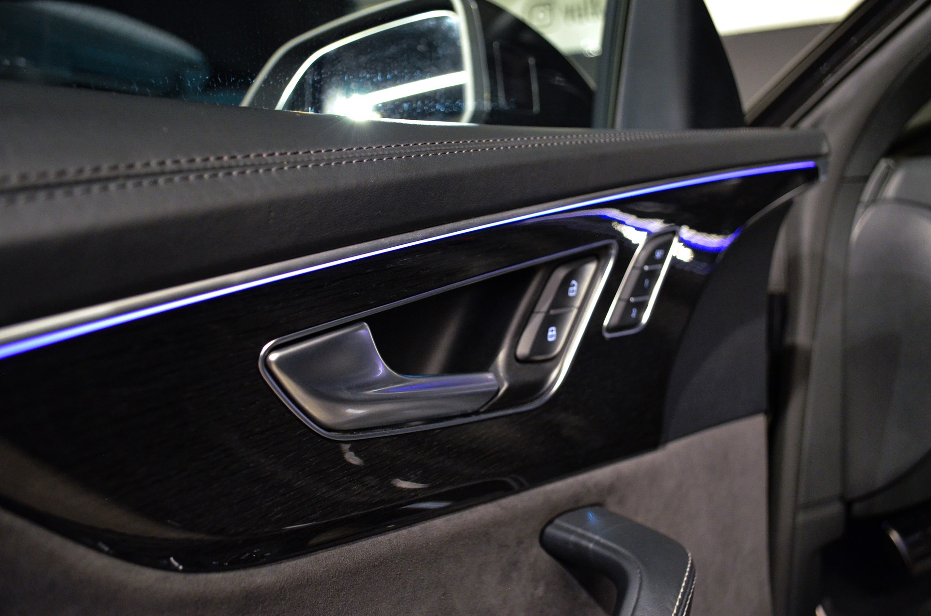 AUDI Q8 55 TFSI quattro tiptronic-image-16