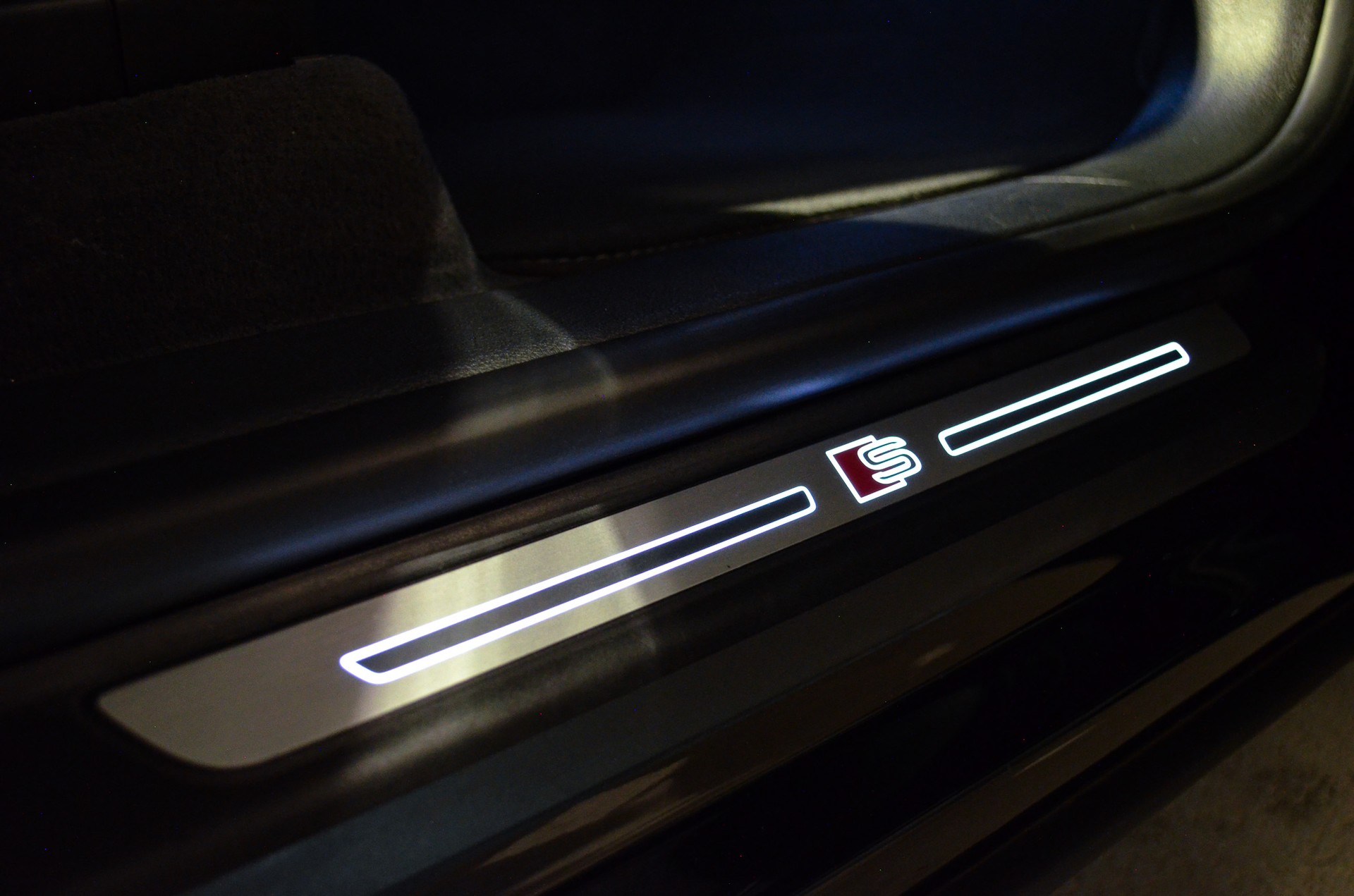 AUDI Q8 55 TFSI quattro tiptronic-image-12