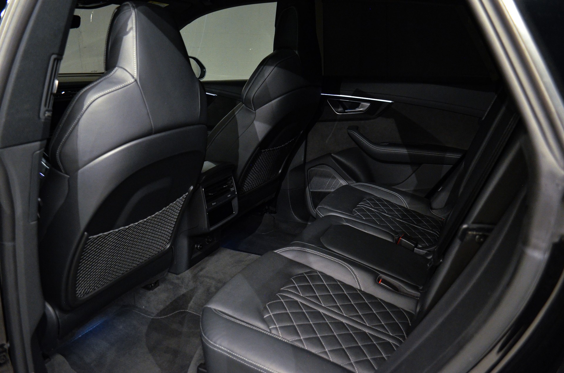 AUDI Q8 55 TFSI quattro tiptronic-image-9