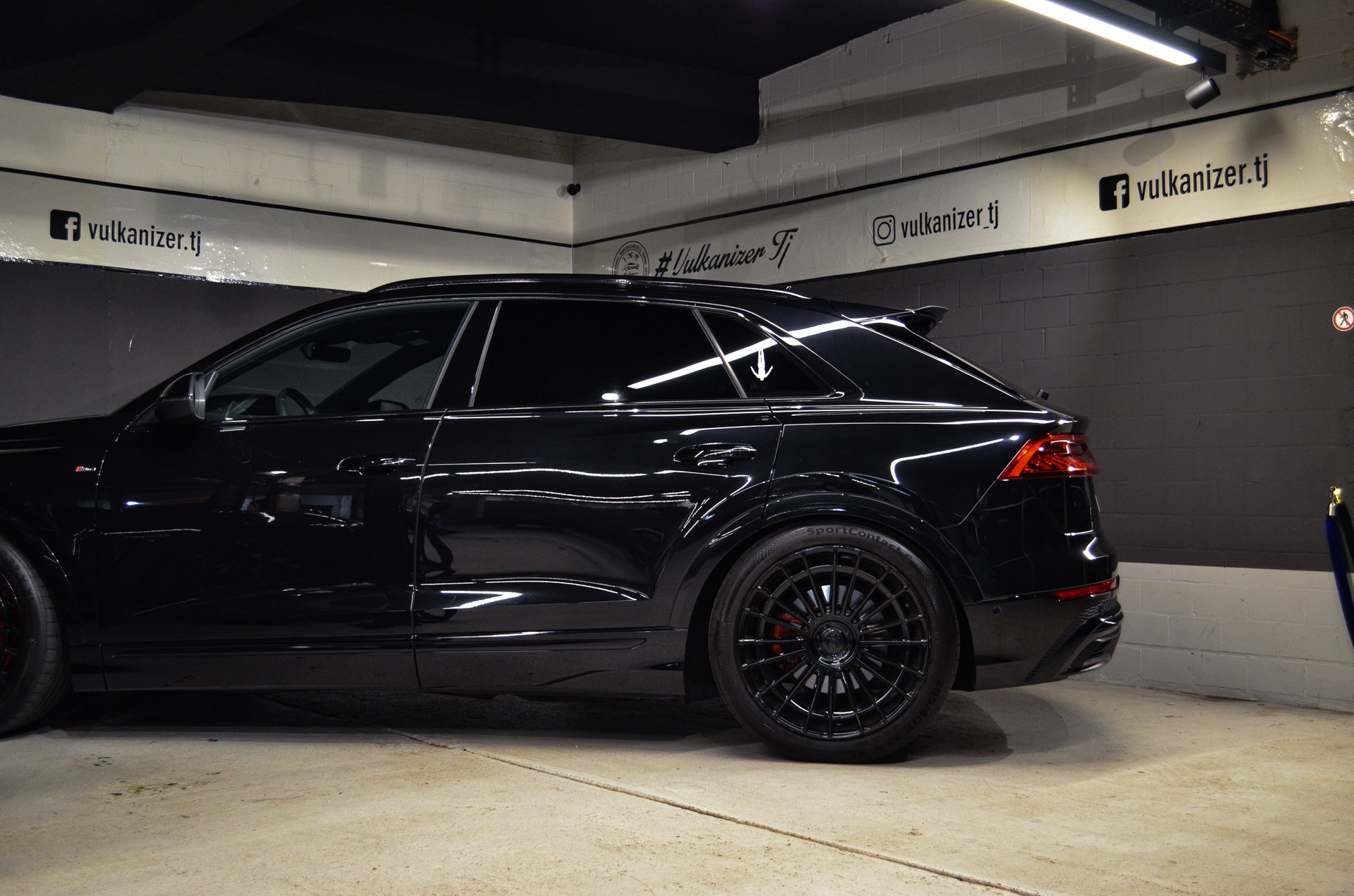 AUDI Q8 55 TFSI quattro tiptronic-image-5