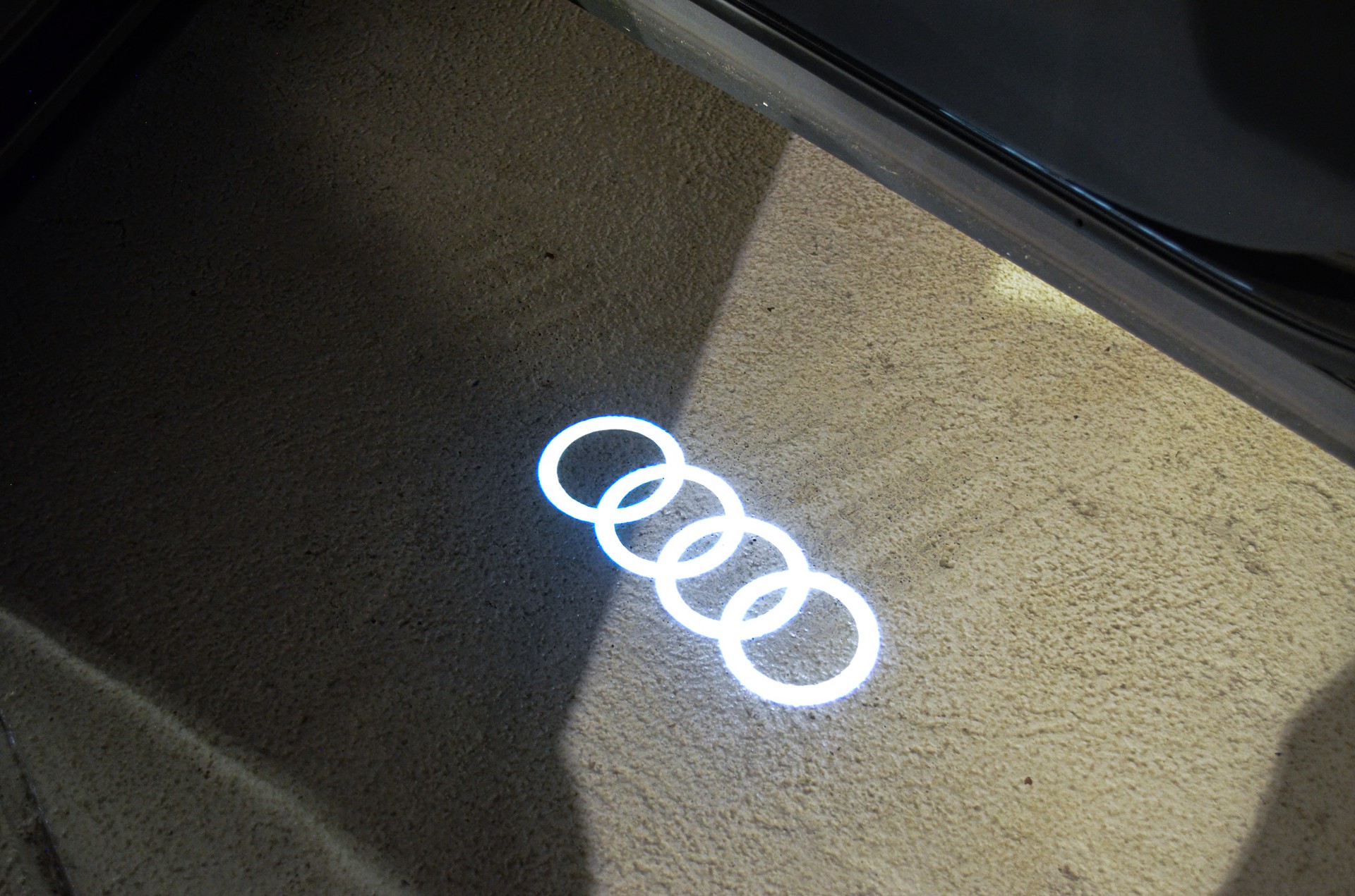 AUDI Q8 55 TFSI quattro tiptronic-image-11