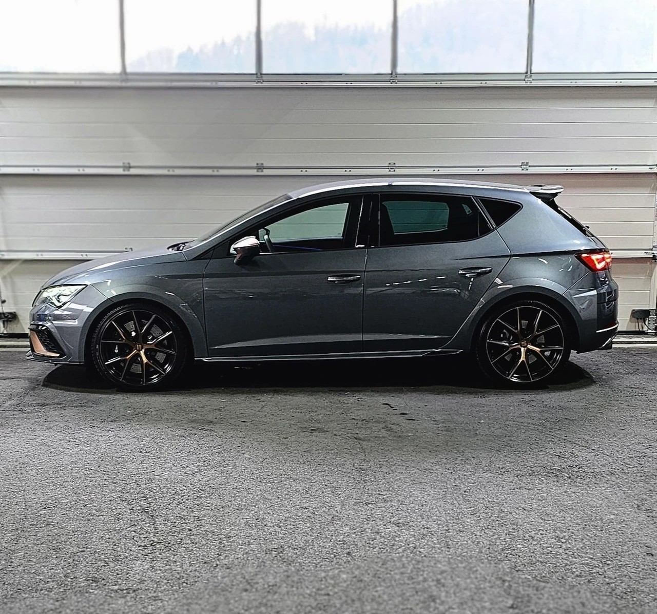 SEAT Leon 2.0 TSI Cupra R DSG *CH-Fahrzeug* *Limited Edition*-image-1