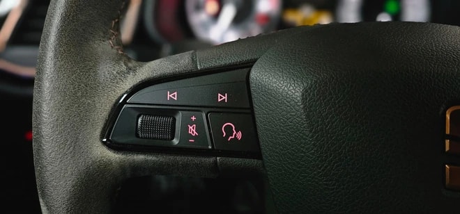 SEAT Leon 2.0 TSI Cupra R DSG *CH-Fahrzeug* *Limited Edition*-image-13