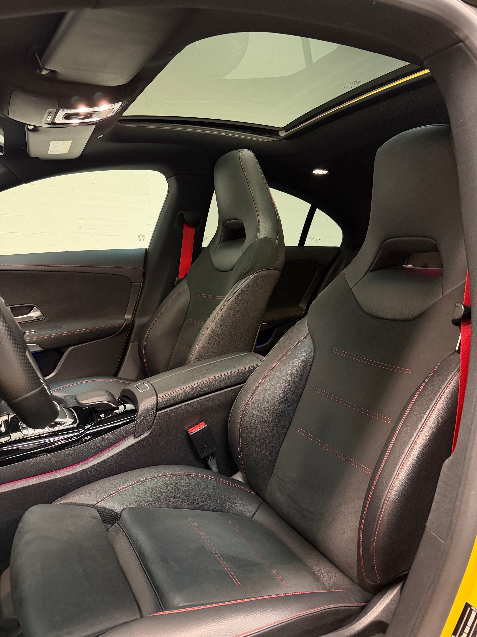 MERCEDES-BENZ CLA 35 AMG 4Matic 7G-DCT Limited Yellow Black Performance Aktionsleasing ab 399.--image-14