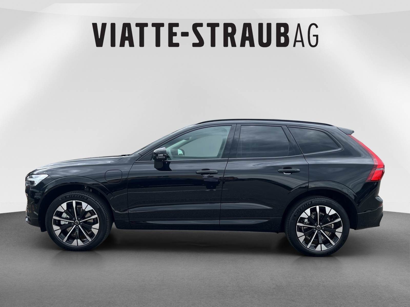 VOLVO XC60 2.0 T6 TE Ultra Dark eAWD-showroom-element-1