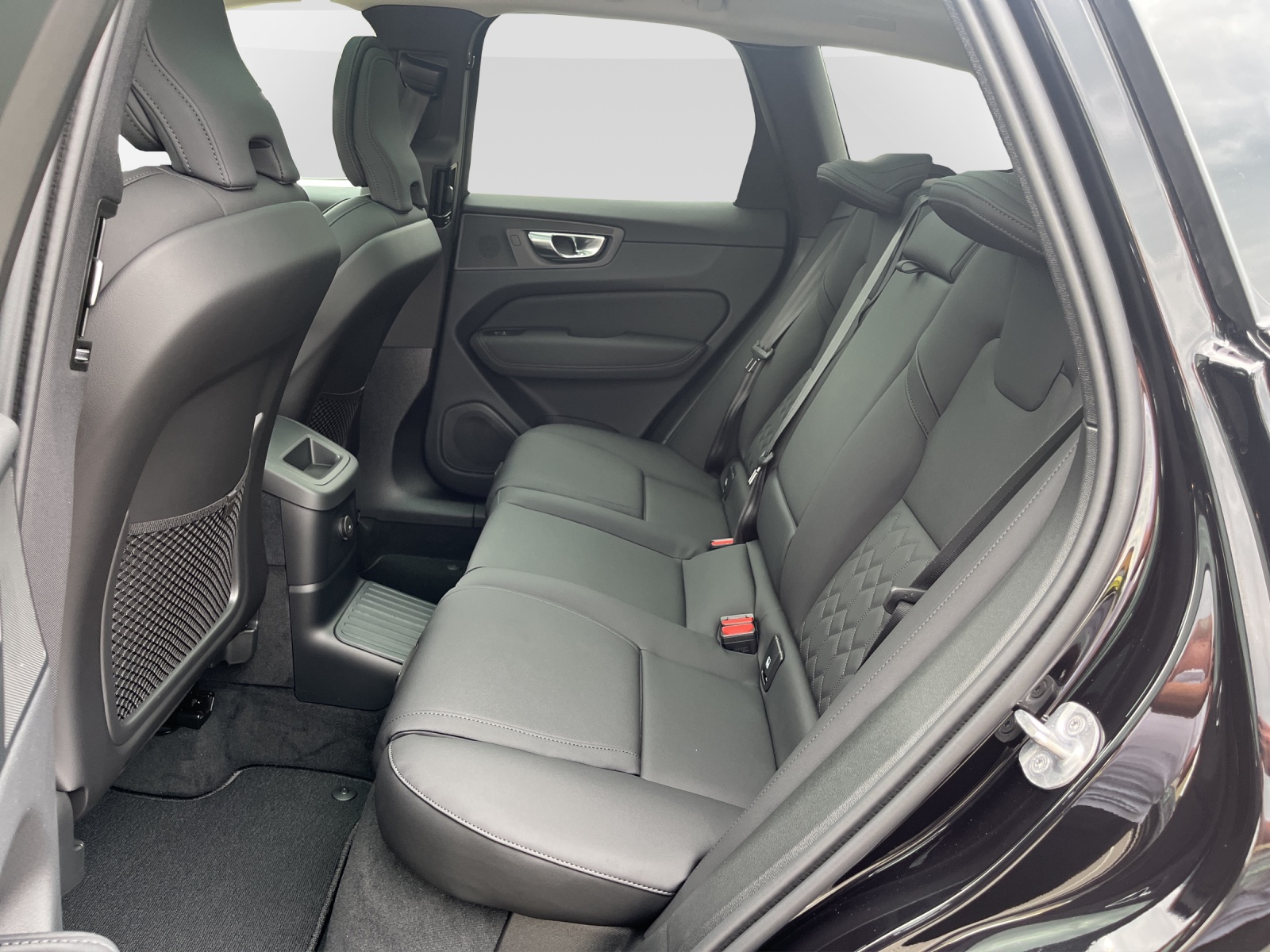VOLVO XC60 2.0 T6 TE Ultra Dark eAWD-image-9