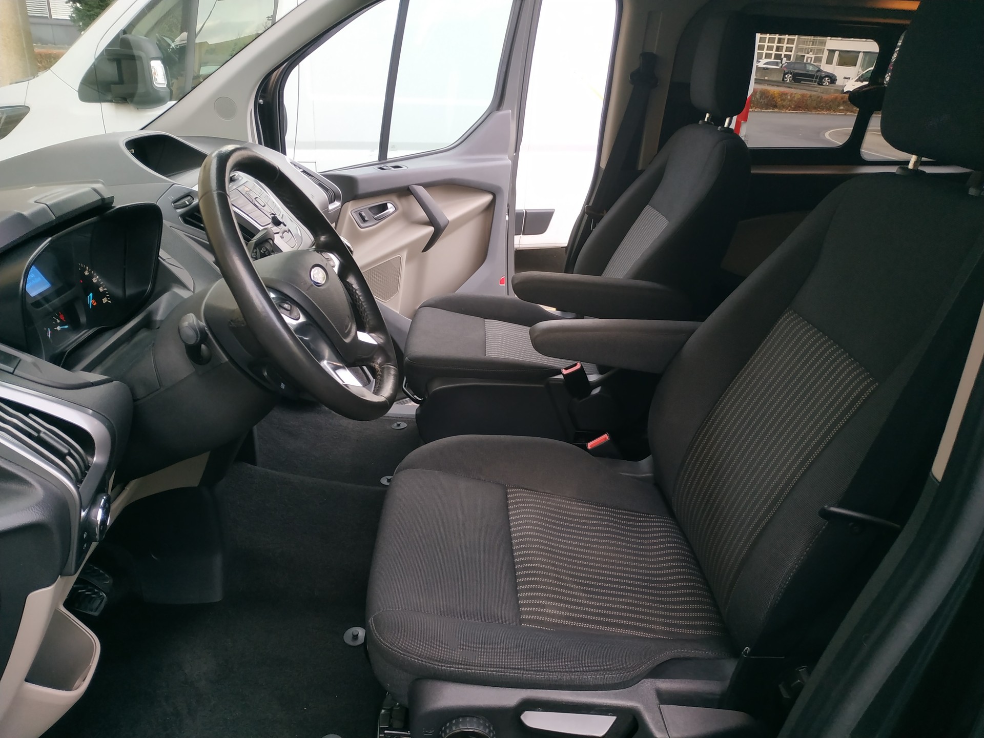FORD Tourneo Custom 310 L2H1 Trend-image-14