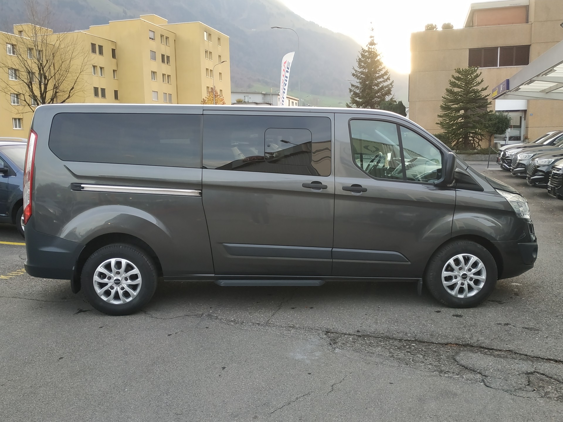 FORD Tourneo Custom 310 L2H1 Trend-image-4