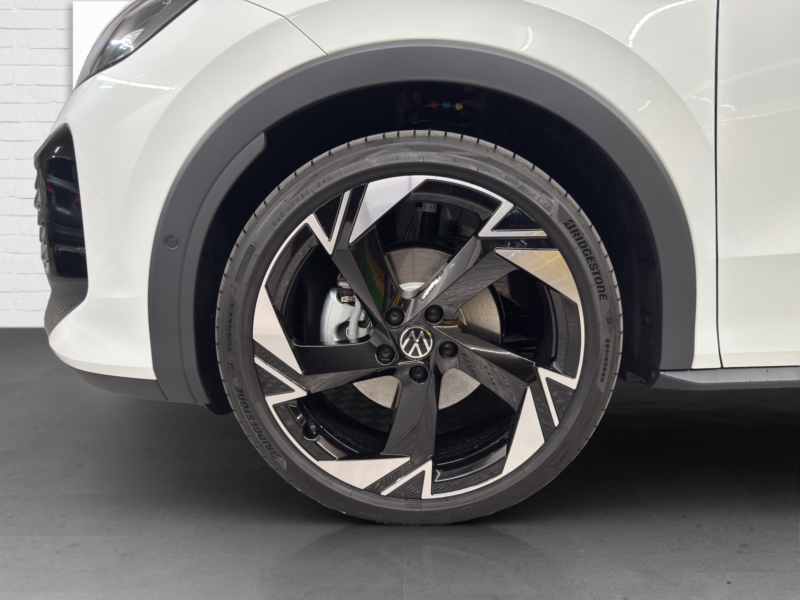 VW T-Roc 1.5 eTSI R-Line DSG-image-5