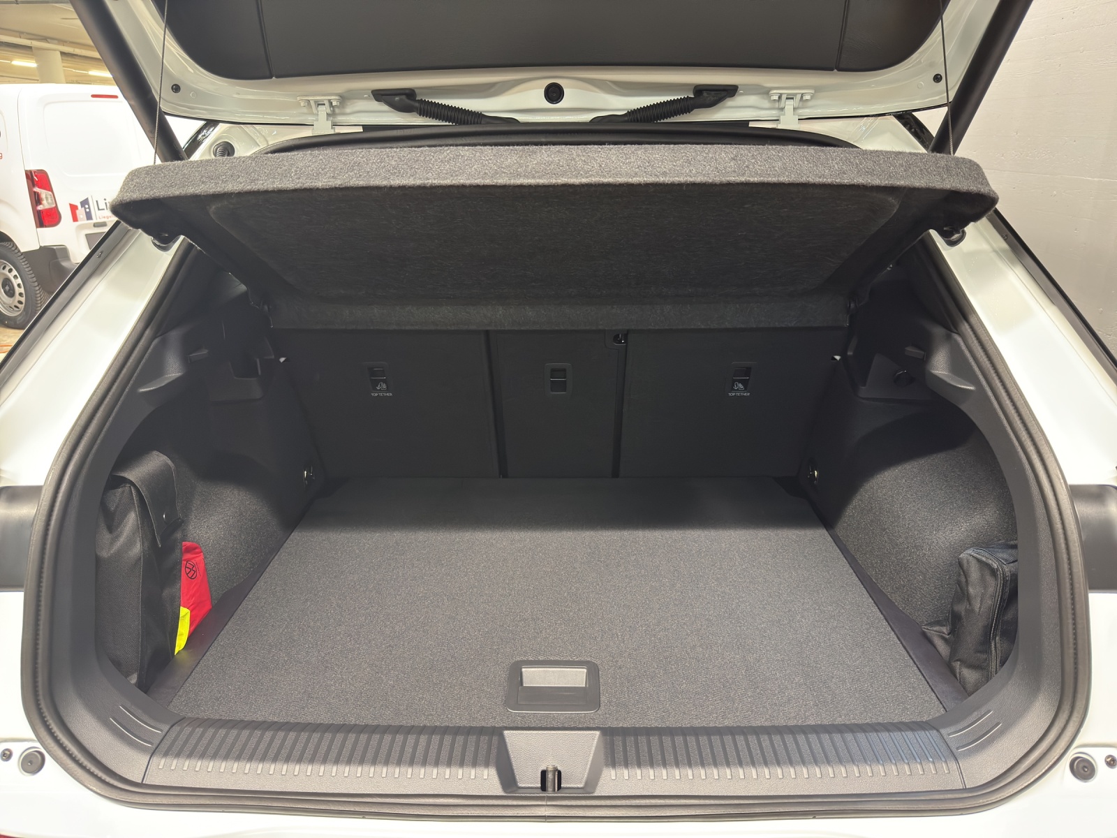 VW T-Roc 1.5 eTSI R-Line DSG-image-10
