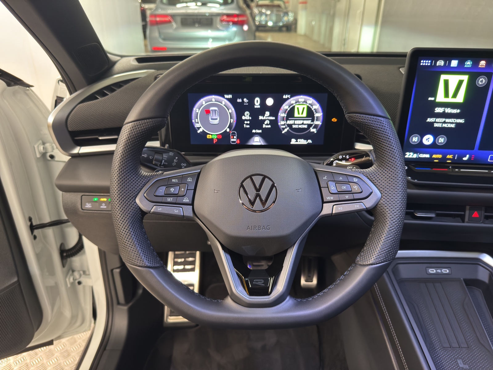 VW T-Roc 1.5 eTSI R-Line DSG-image-14