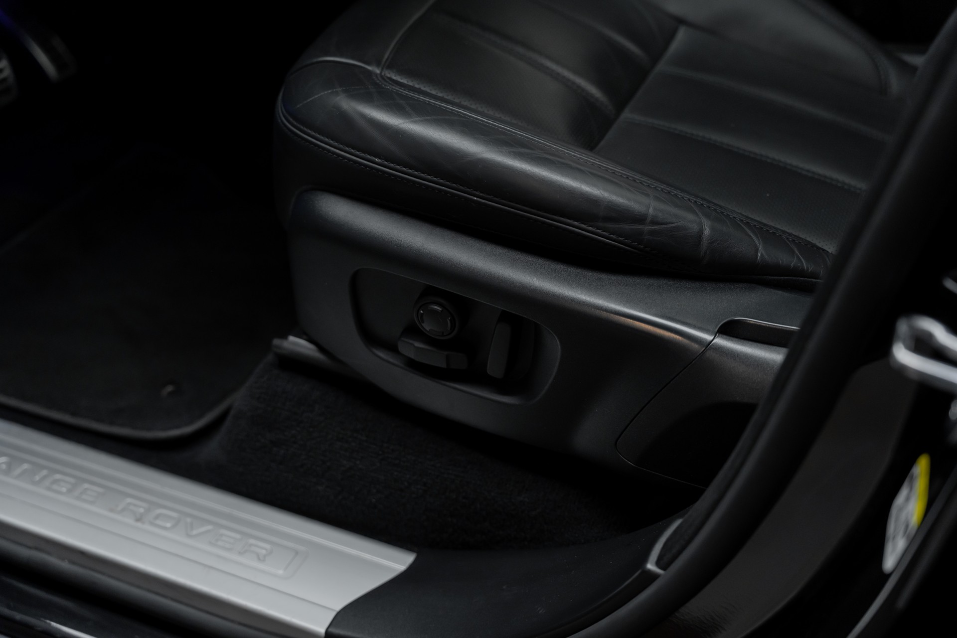 LAND ROVER Range Rover Sport 3.0 SDV6 HSE Automatic-image-23