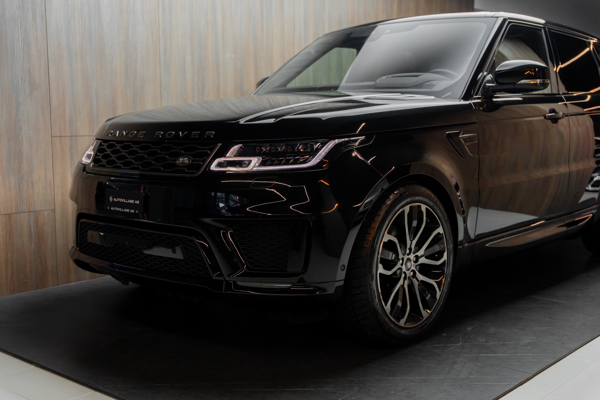 LAND ROVER Range Rover Sport 3.0 SDV6 HSE Automatic-image-26