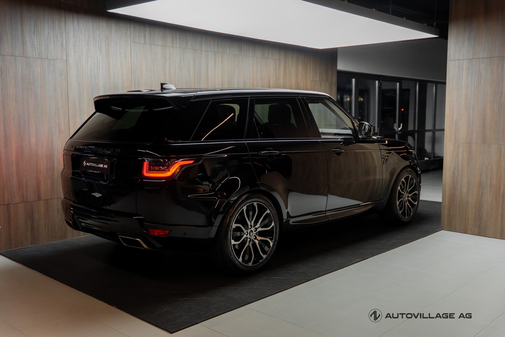 LAND ROVER Range Rover Sport 3.0 SDV6 HSE Automatic-image-1