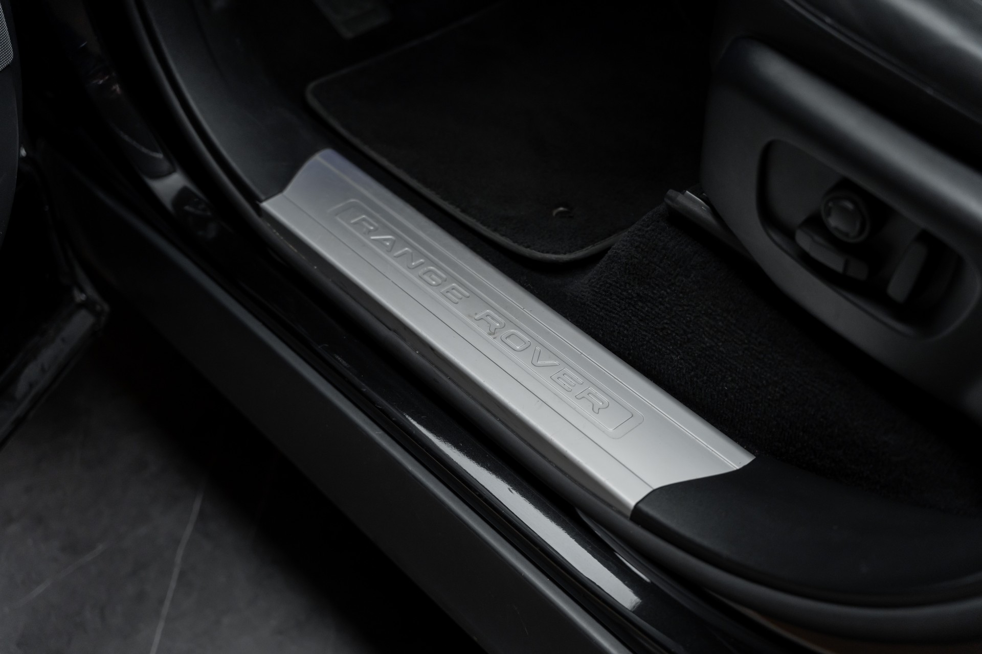 LAND ROVER Range Rover Sport 3.0 SDV6 HSE Automatic-image-22