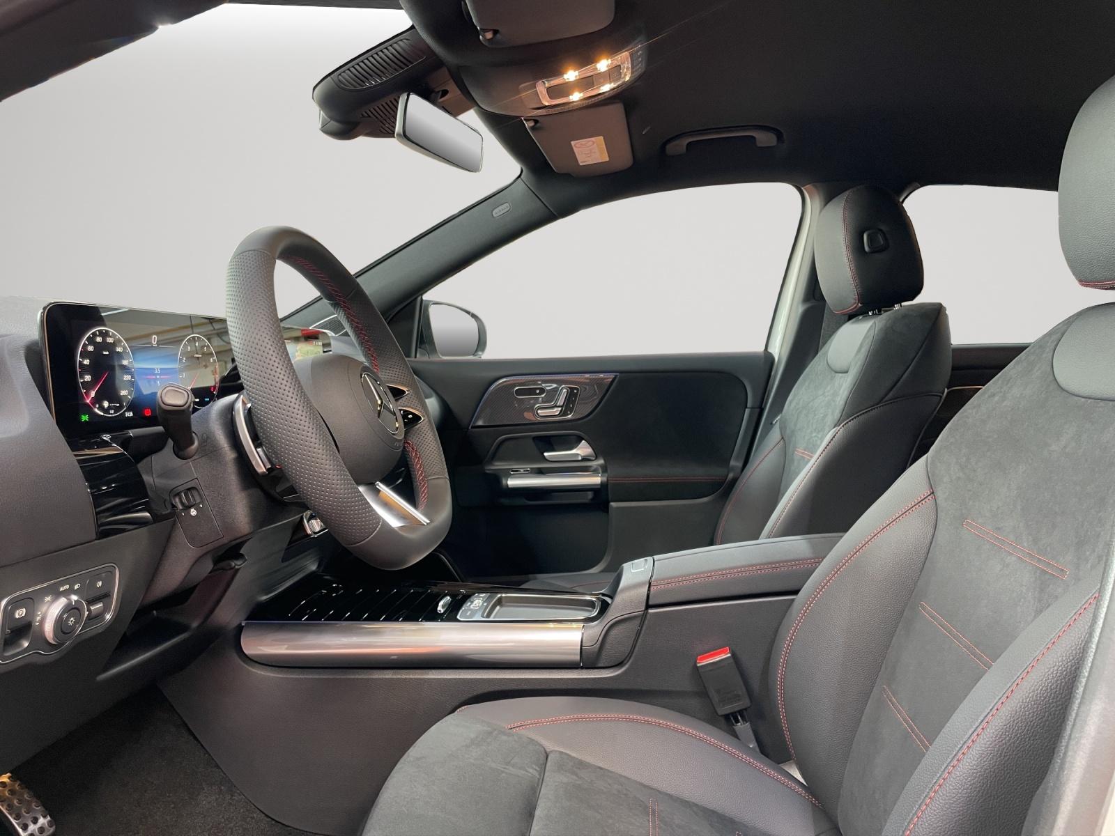 MERCEDES-BENZ GLA 200 Night Star AMG Line-image-3