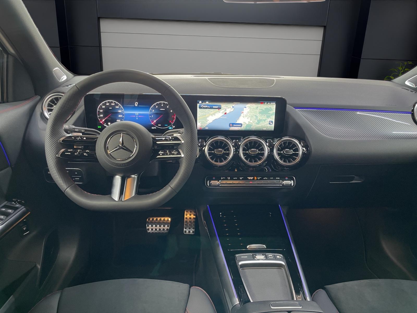 MERCEDES-BENZ GLA 200 Night Star AMG Line-image-4