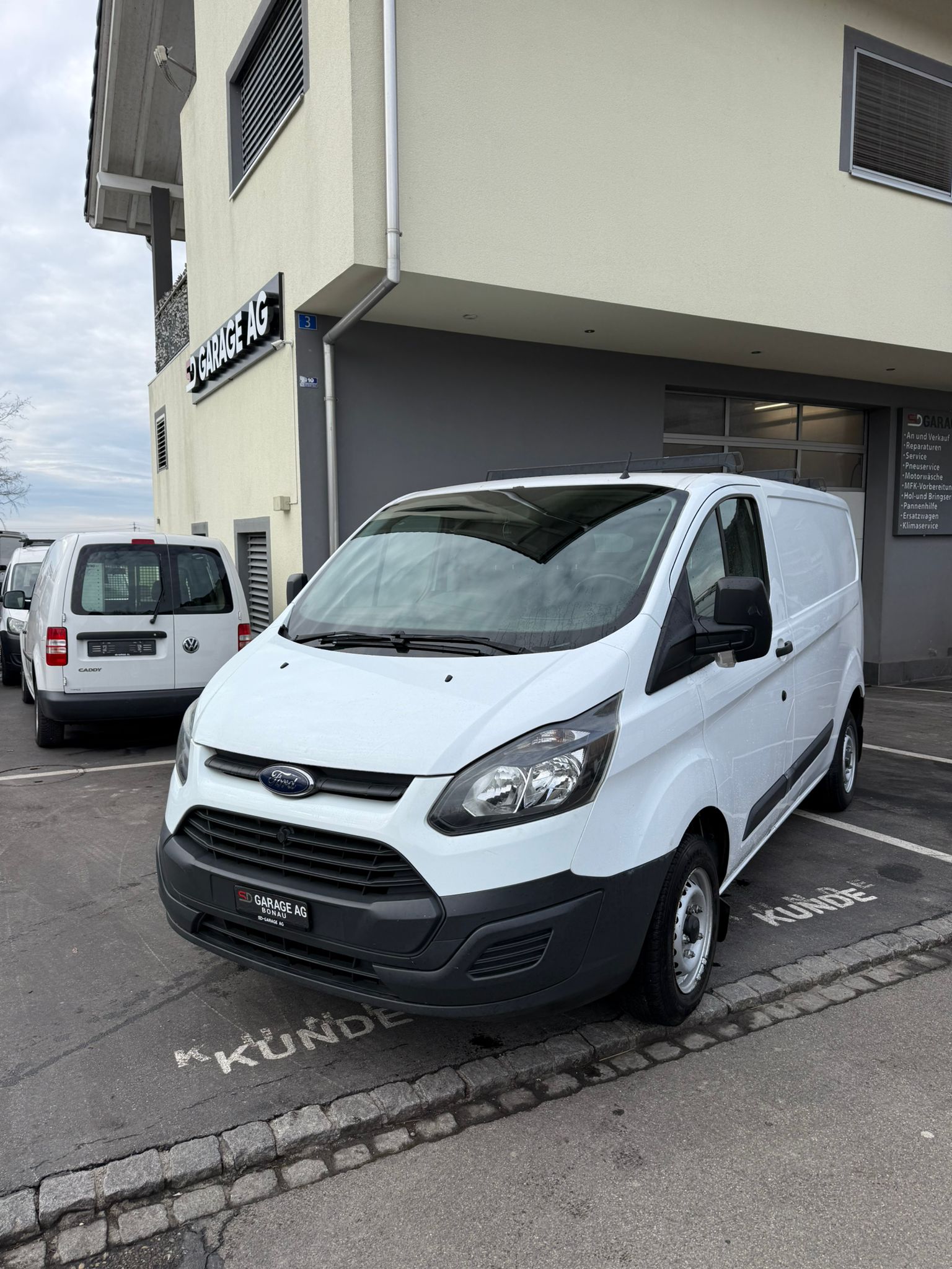 FORD Transit Custom Van 270 L1H1 Ambiente-image-1