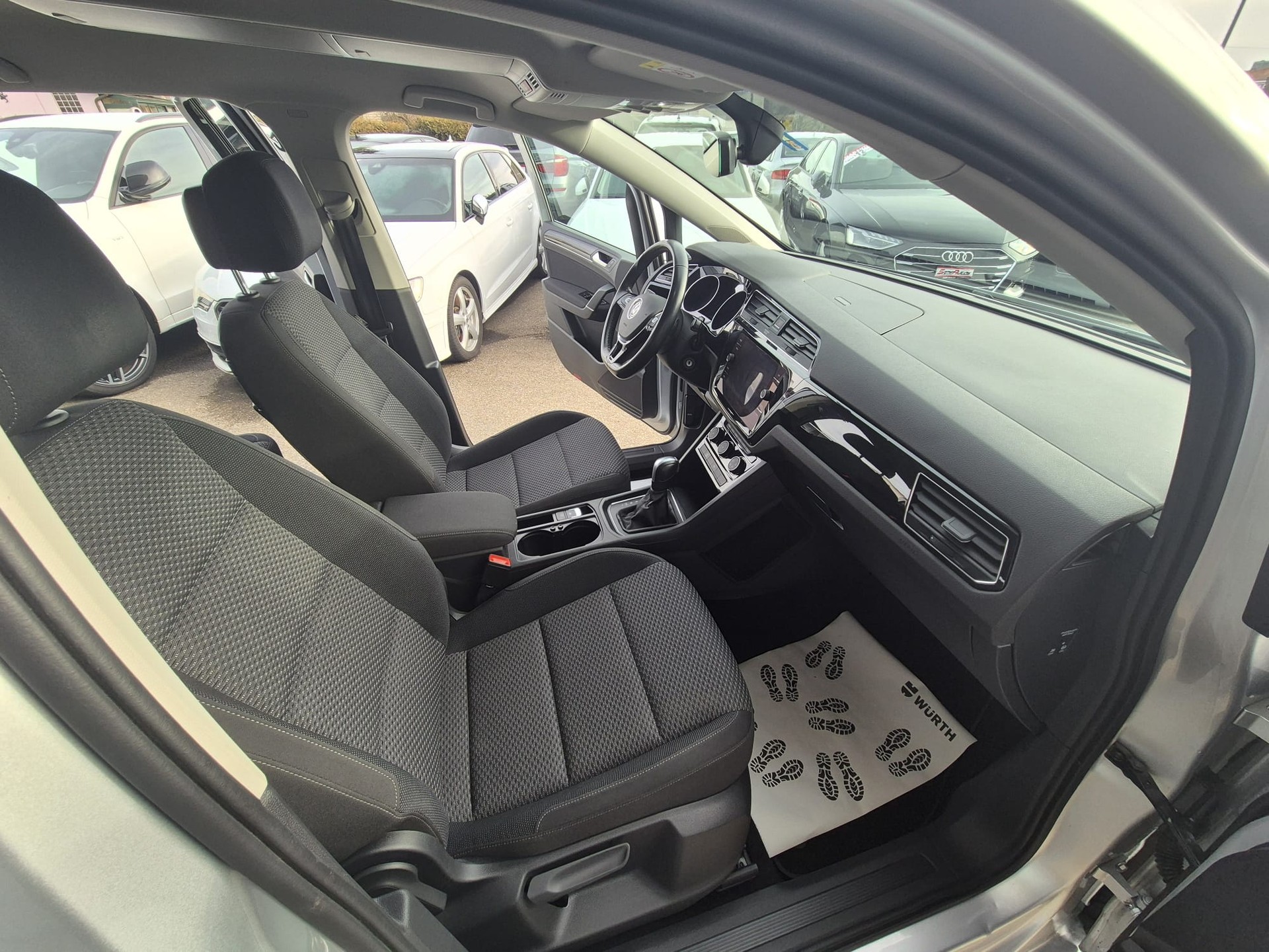 VW Touran 2.0 TDI BlueMotion Technology Comfortline DSG-image-7