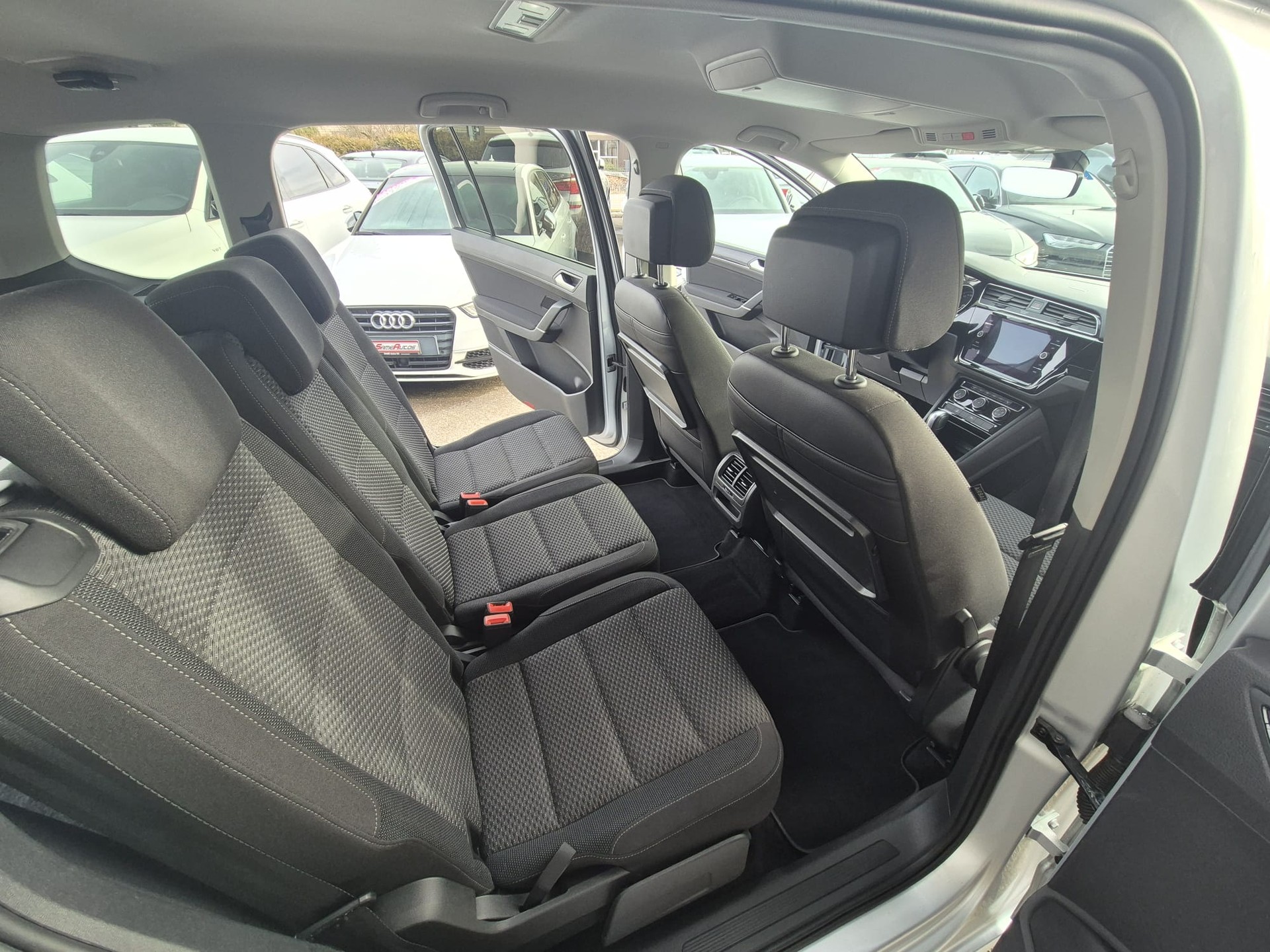 VW Touran 2.0 TDI BlueMotion Technology Comfortline DSG-image-10