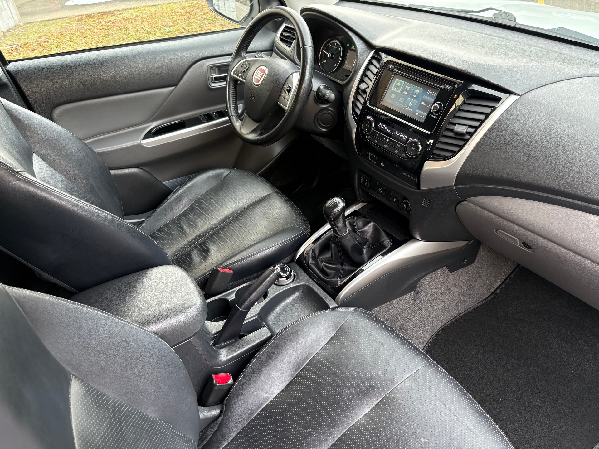 MITSUBISHI L 200 2.4 Style Anniversary Double Cab-image-9