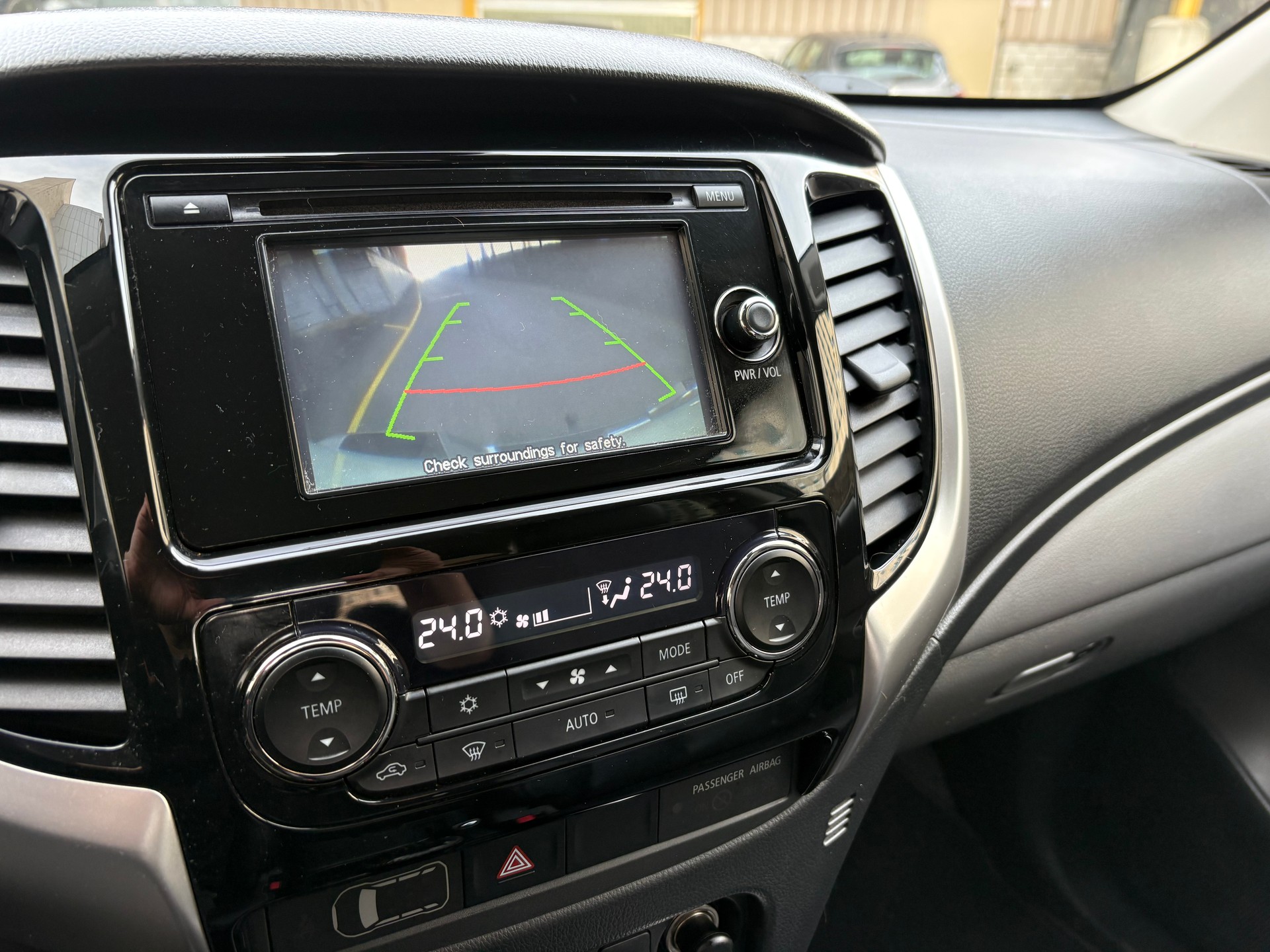 MITSUBISHI L 200 2.4 Style Anniversary Double Cab-image-13