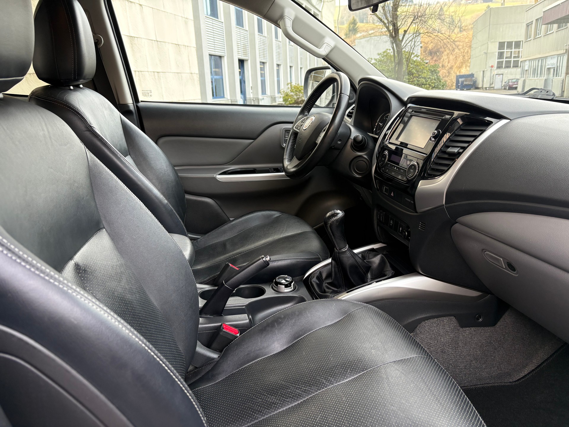 MITSUBISHI L 200 2.4 Style Anniversary Double Cab-image-10