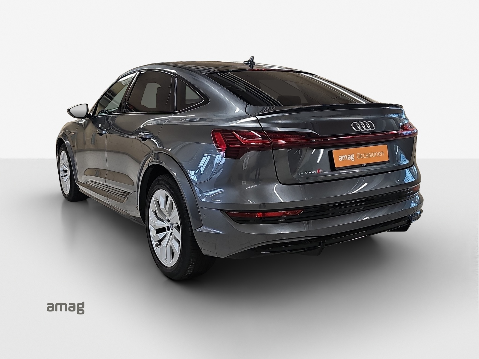 AUDI e-tron S Sportback quattro-image-3