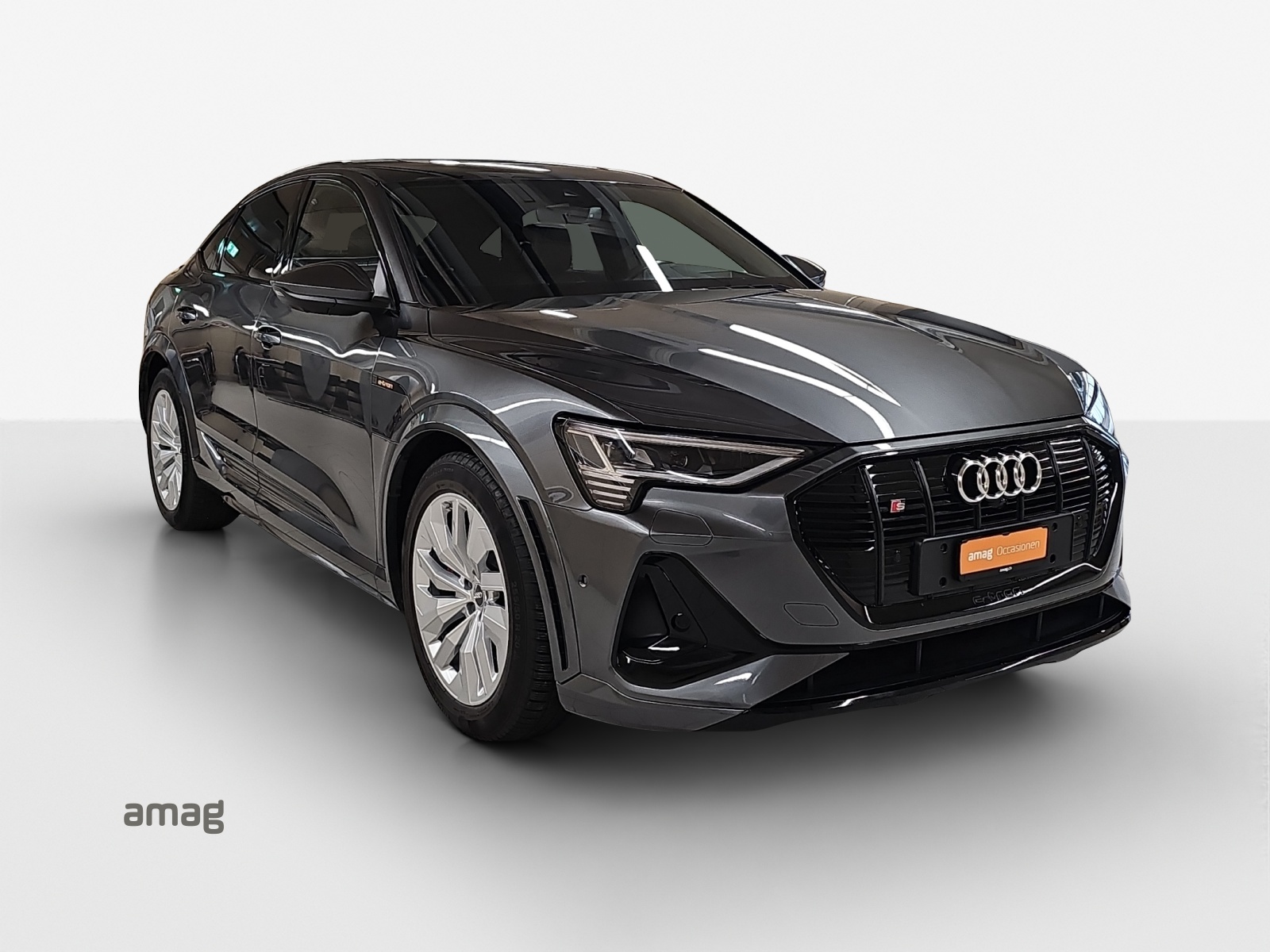 AUDI e-tron S Sportback quattro-image-6