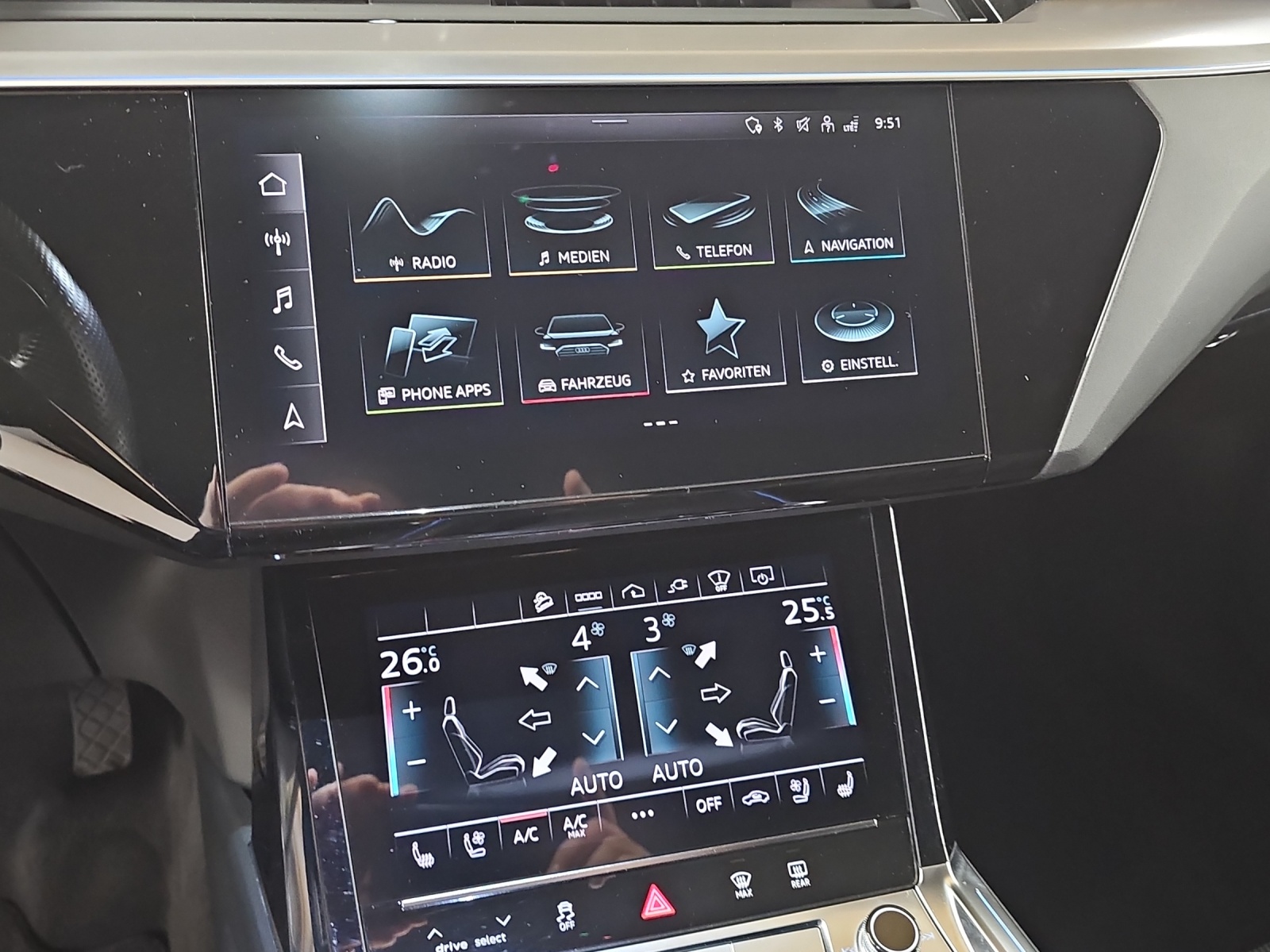 AUDI e-tron S Sportback quattro-image-11