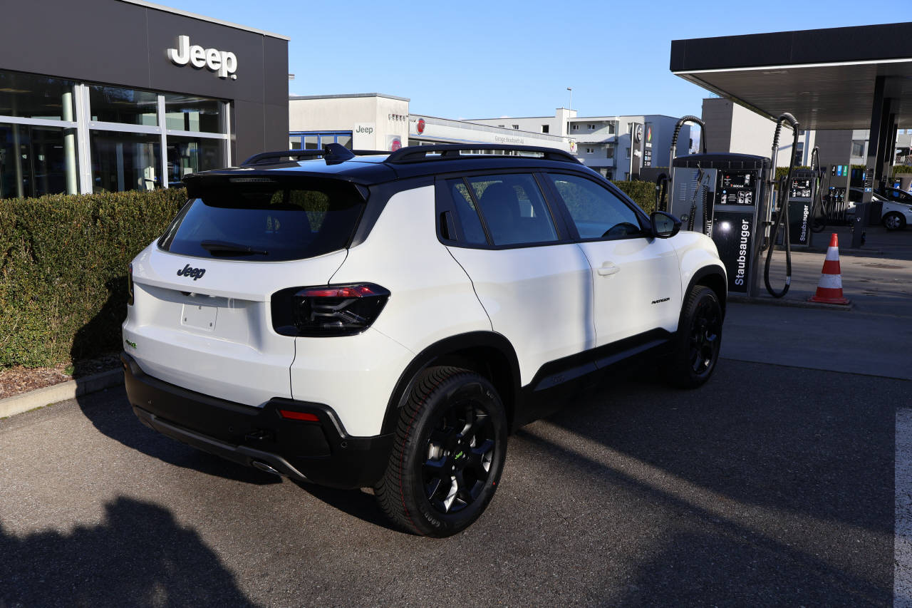 JEEP Avenger 1.2 MHEV Upland 4xe-image-1