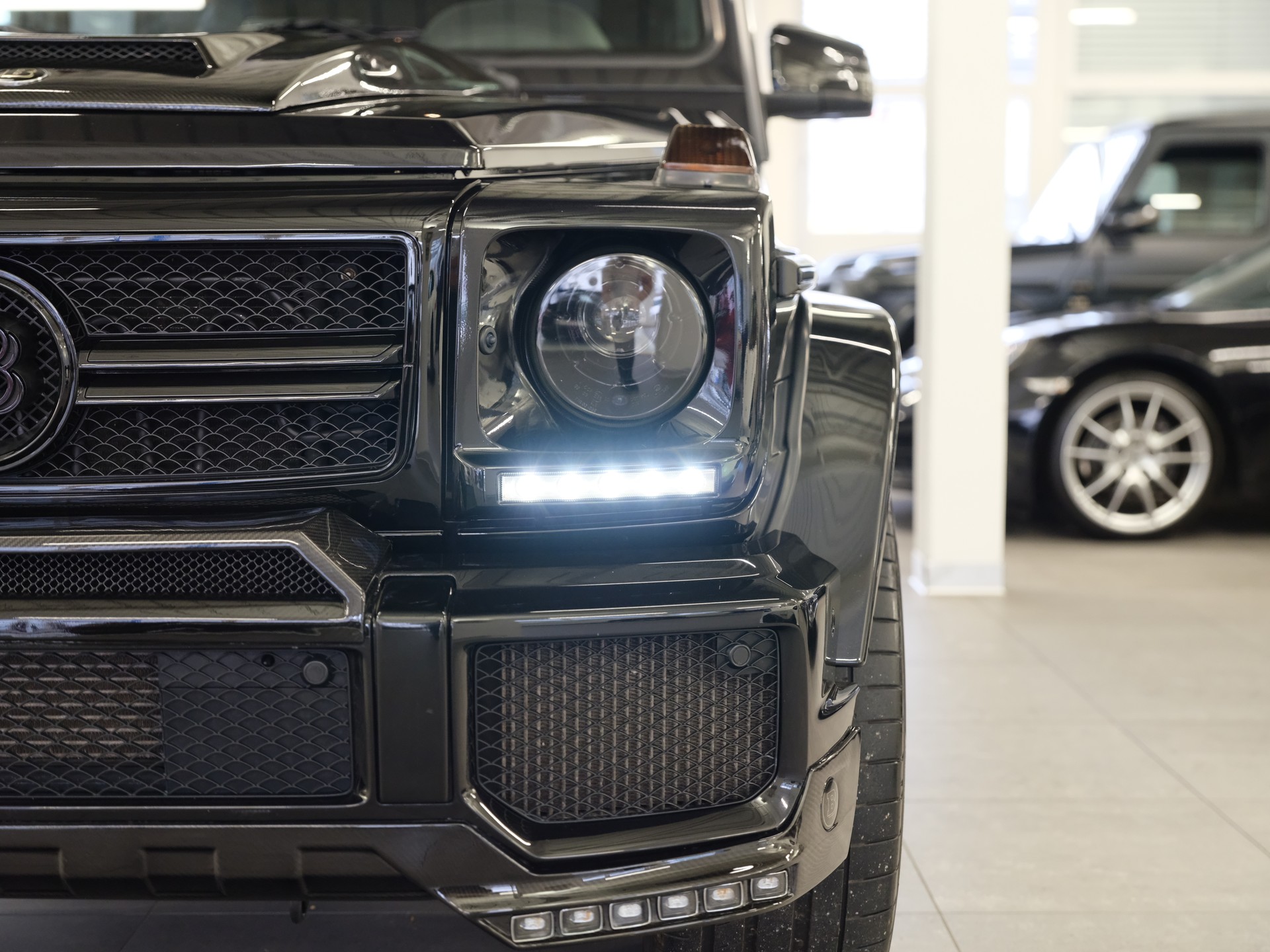 MERCEDES-BENZ G 63 AMG Brabus Speedshift Plus 7G-Tronic *Sonderlackierung* *Schiebedach* *AHK*-image-8