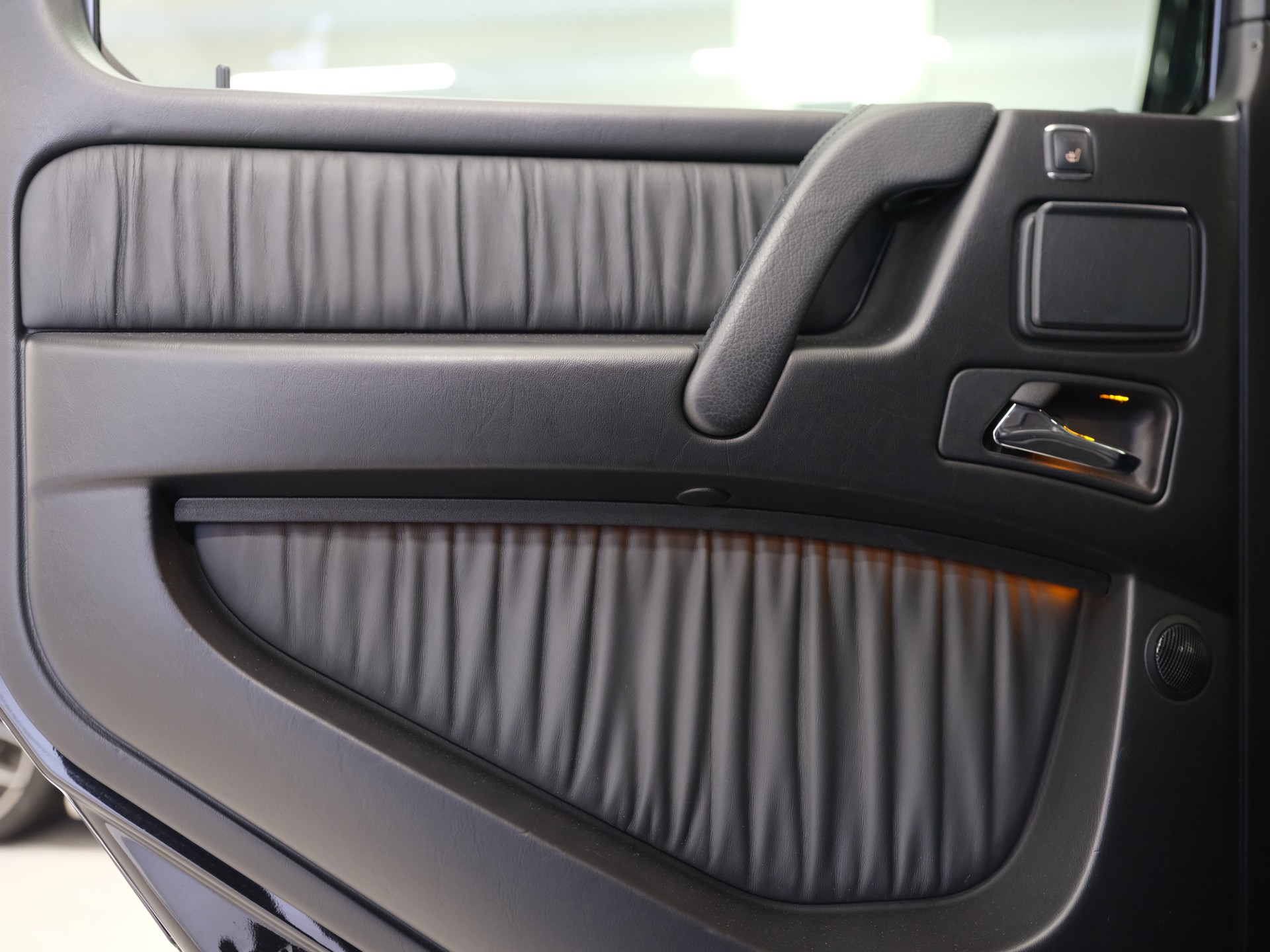MERCEDES-BENZ G 63 AMG Brabus Speedshift Plus 7G-Tronic *Sonderlackierung* *Schiebedach* *AHK*-image-30