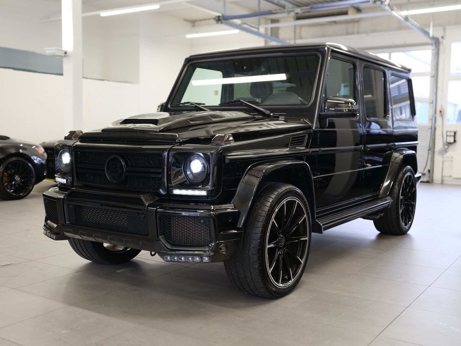MERCEDES-BENZ G 63 AMG Brabus Speedshift Plus 7G-Tronic *Sonderlackierung* *Schiebedach* *AHK*-image-3