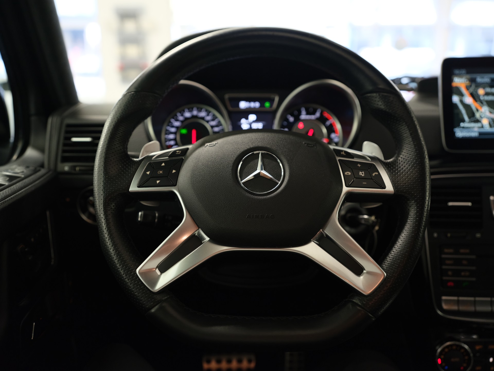 MERCEDES-BENZ G 63 AMG Brabus Speedshift Plus 7G-Tronic *Sonderlackierung* *Schiebedach* *AHK*-image-20