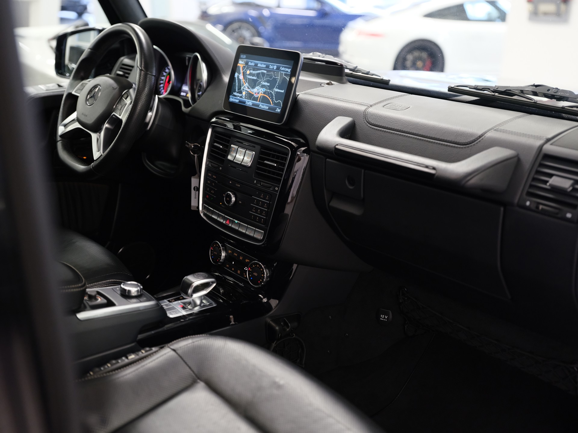 MERCEDES-BENZ G 63 AMG Brabus Speedshift Plus 7G-Tronic *Sonderlackierung* *Schiebedach* *AHK*-image-18