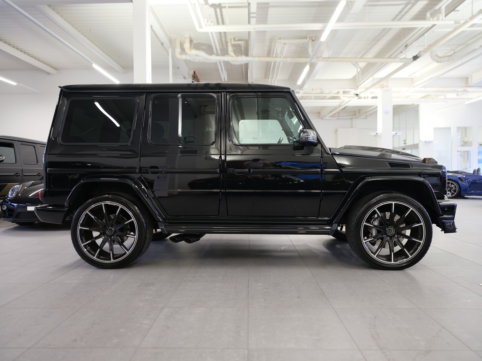 MERCEDES-BENZ G 63 AMG Brabus Speedshift Plus 7G-Tronic *Sonderlackierung* *Schiebedach* *AHK*-image-6