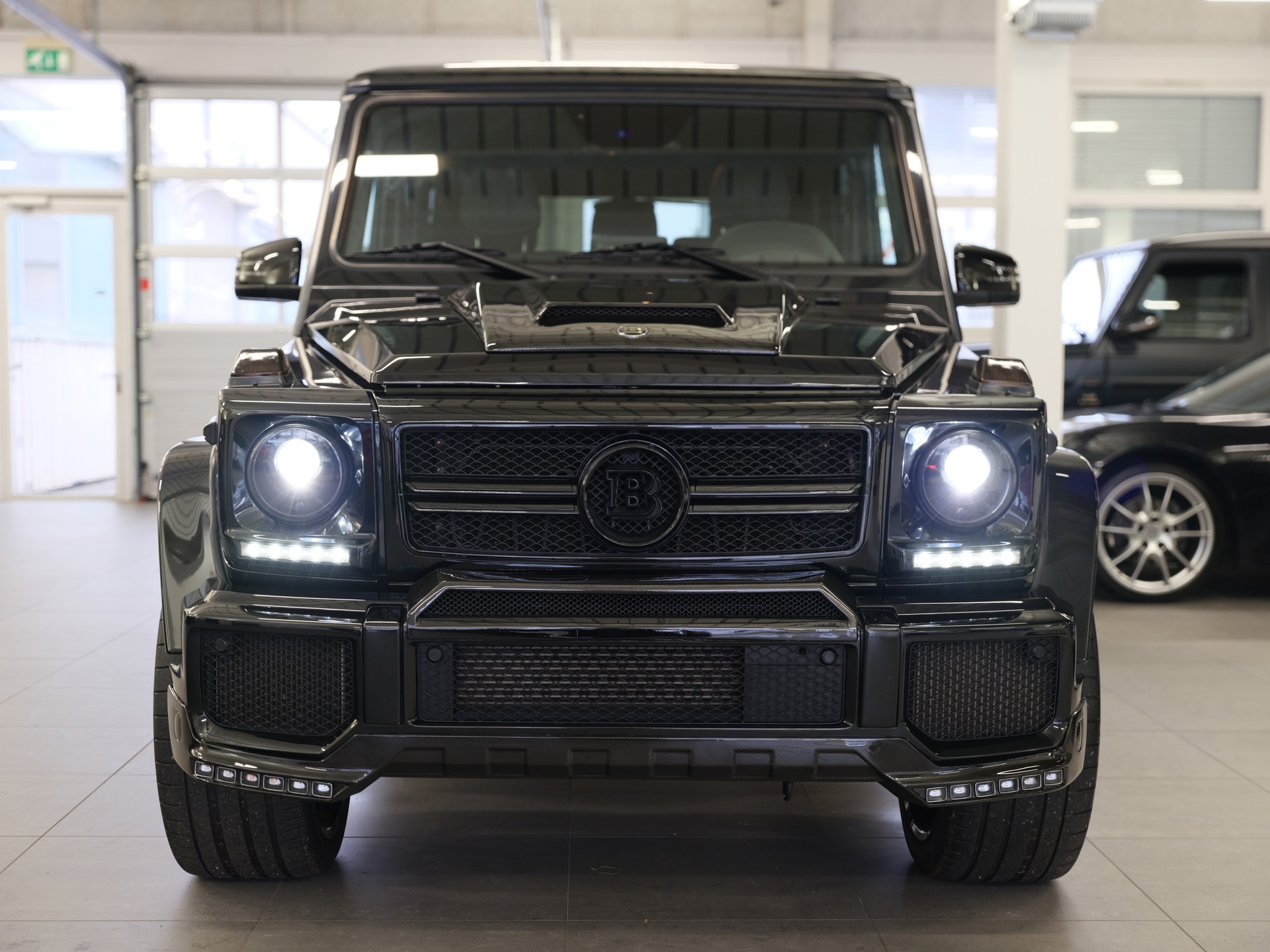 MERCEDES-BENZ G 63 AMG Brabus Speedshift Plus 7G-Tronic *Sonderlackierung* *Schiebedach* *AHK*-image-2