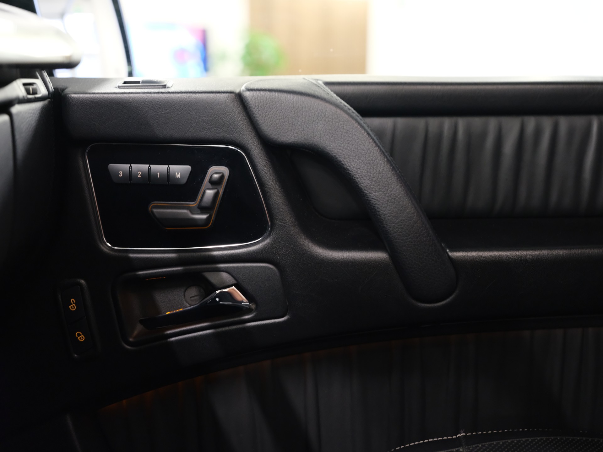 MERCEDES-BENZ G 63 AMG Brabus Speedshift Plus 7G-Tronic *Sonderlackierung* *Schiebedach* *AHK*-image-27