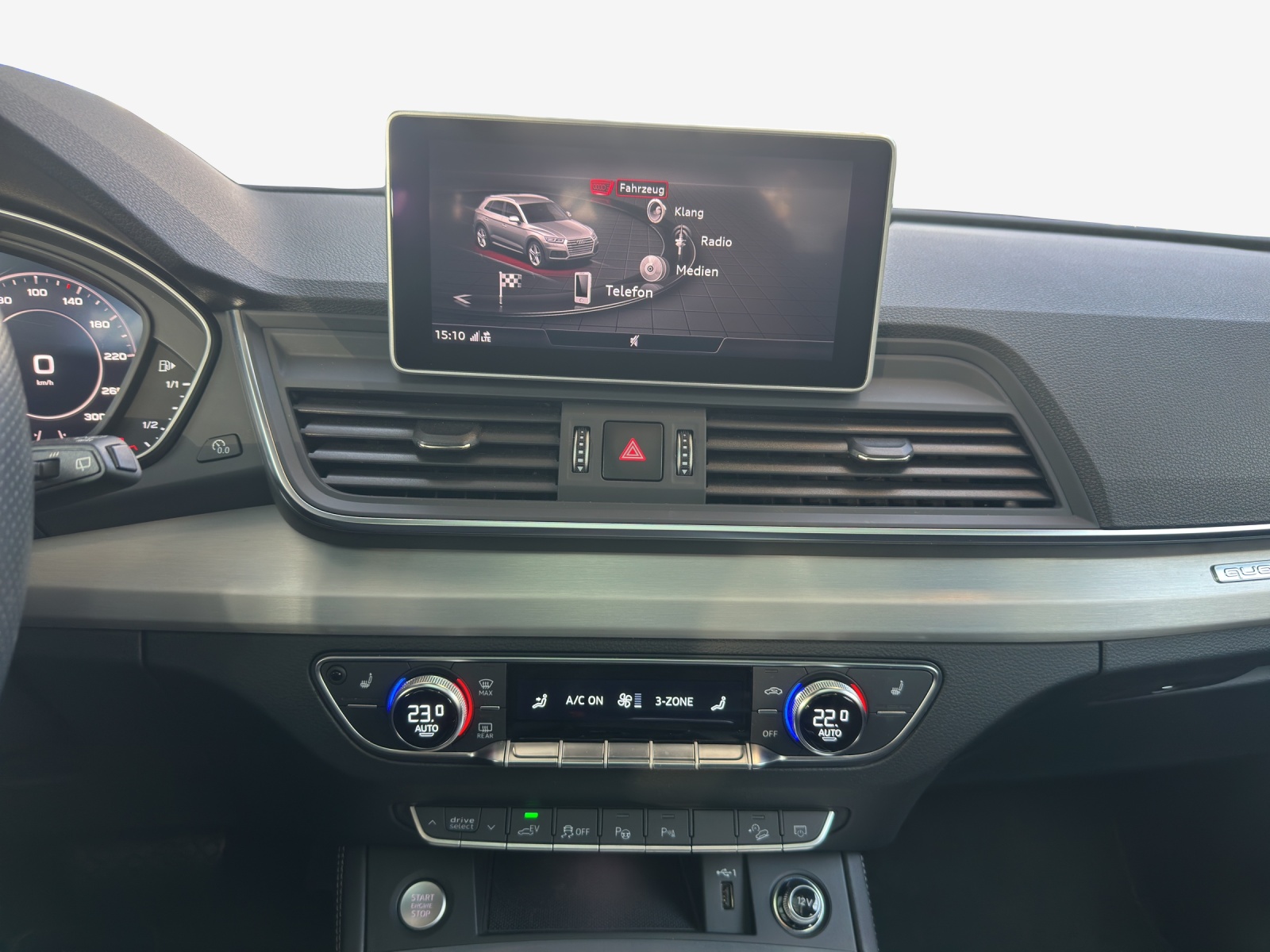 AUDI Q5 55 TFSI e sport quattro-image-11
