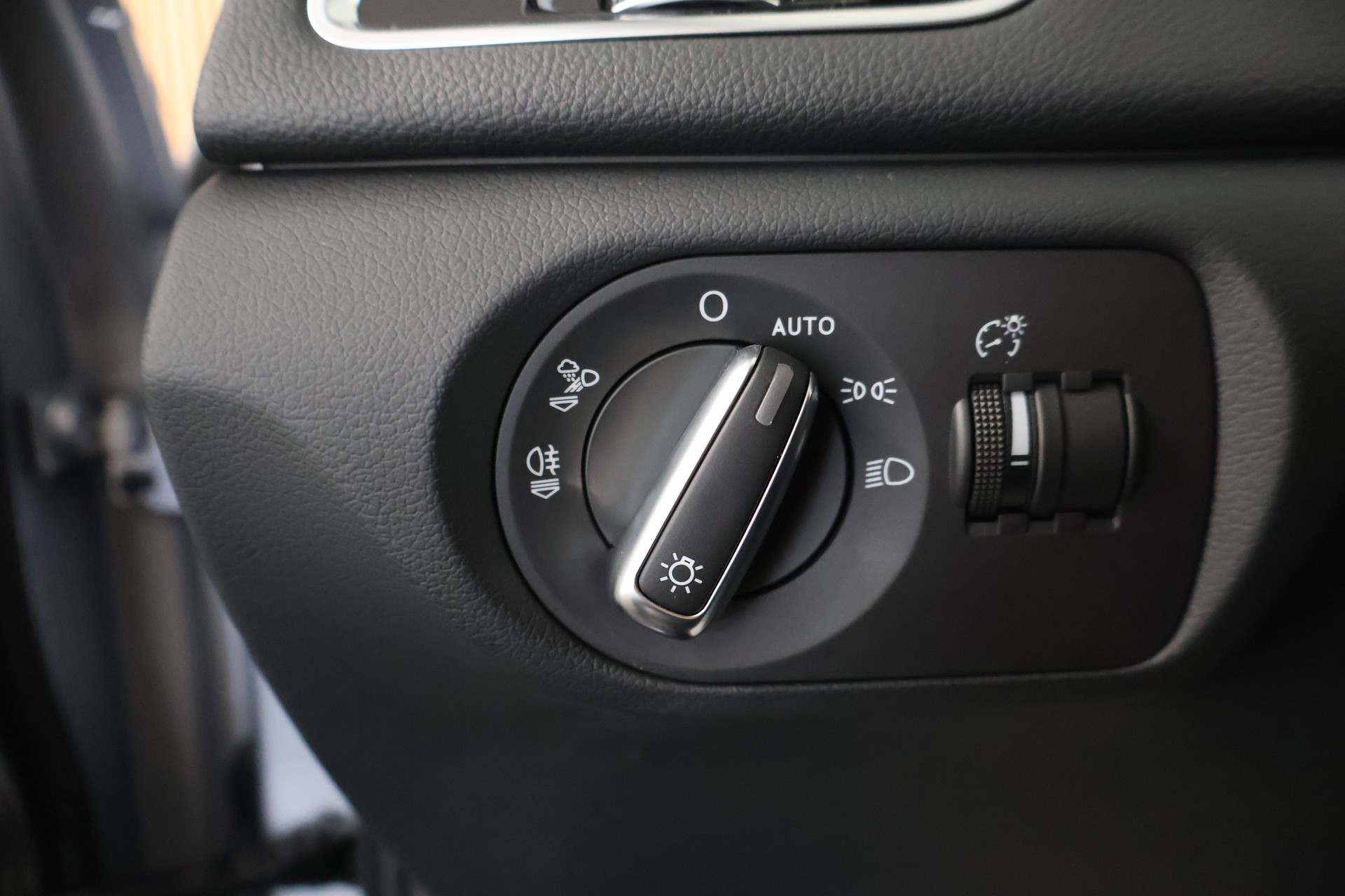AUDI Q3 1.4 TFSI sport S-tronic-image-27
