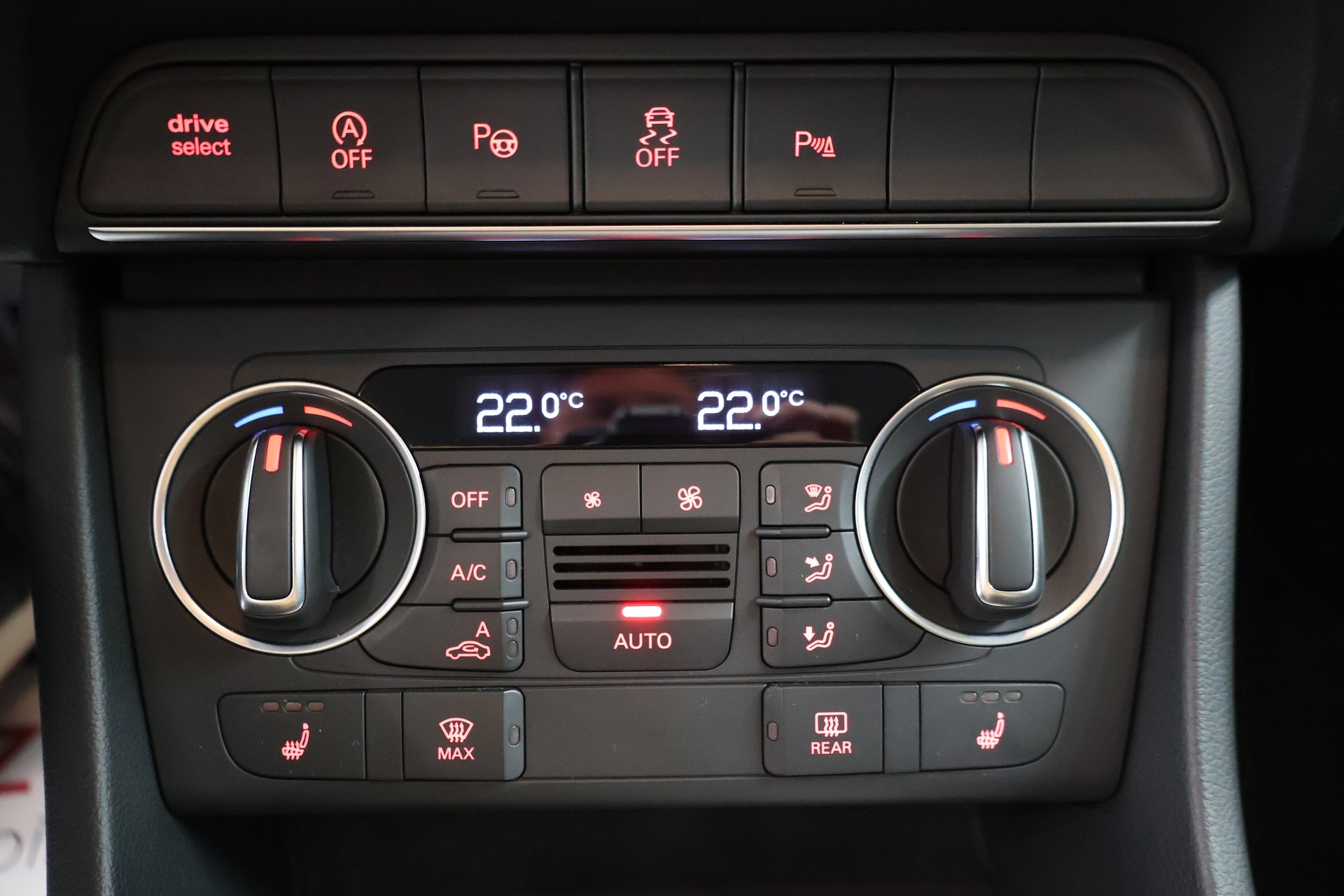 AUDI Q3 1.4 TFSI sport S-tronic-image-20