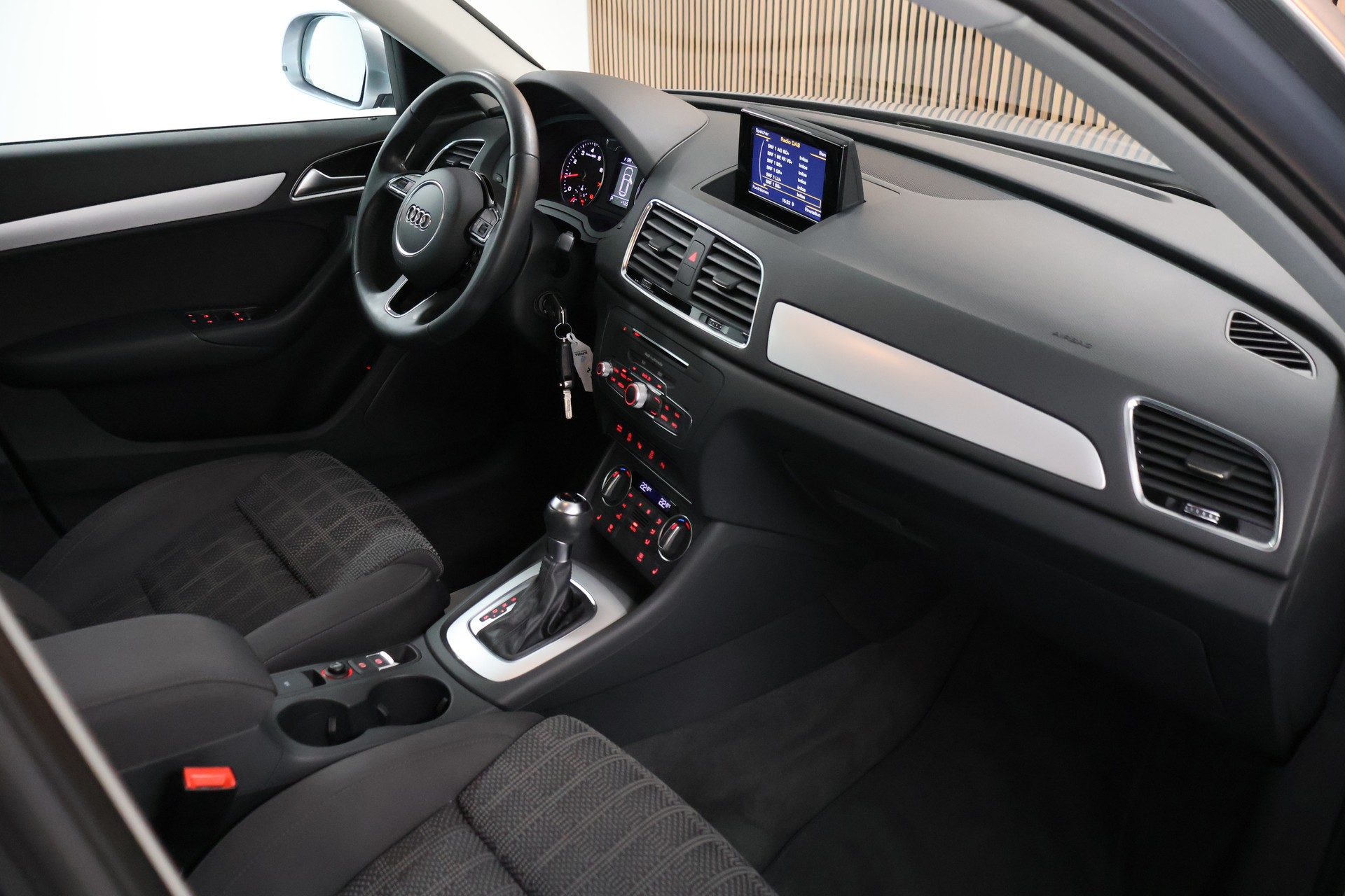 AUDI Q3 1.4 TFSI sport S-tronic-image-15