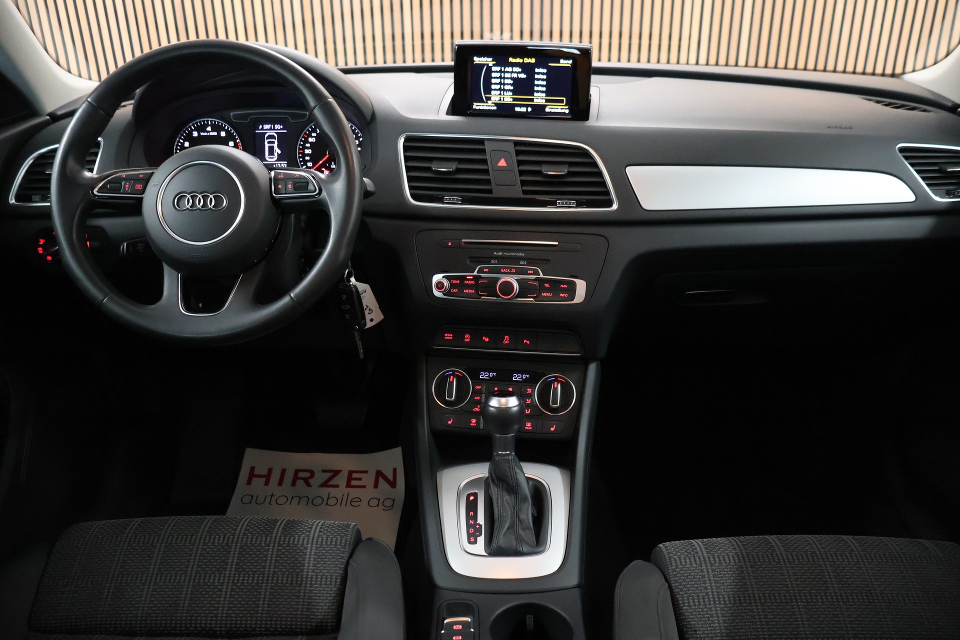 AUDI Q3 1.4 TFSI sport S-tronic-image-16