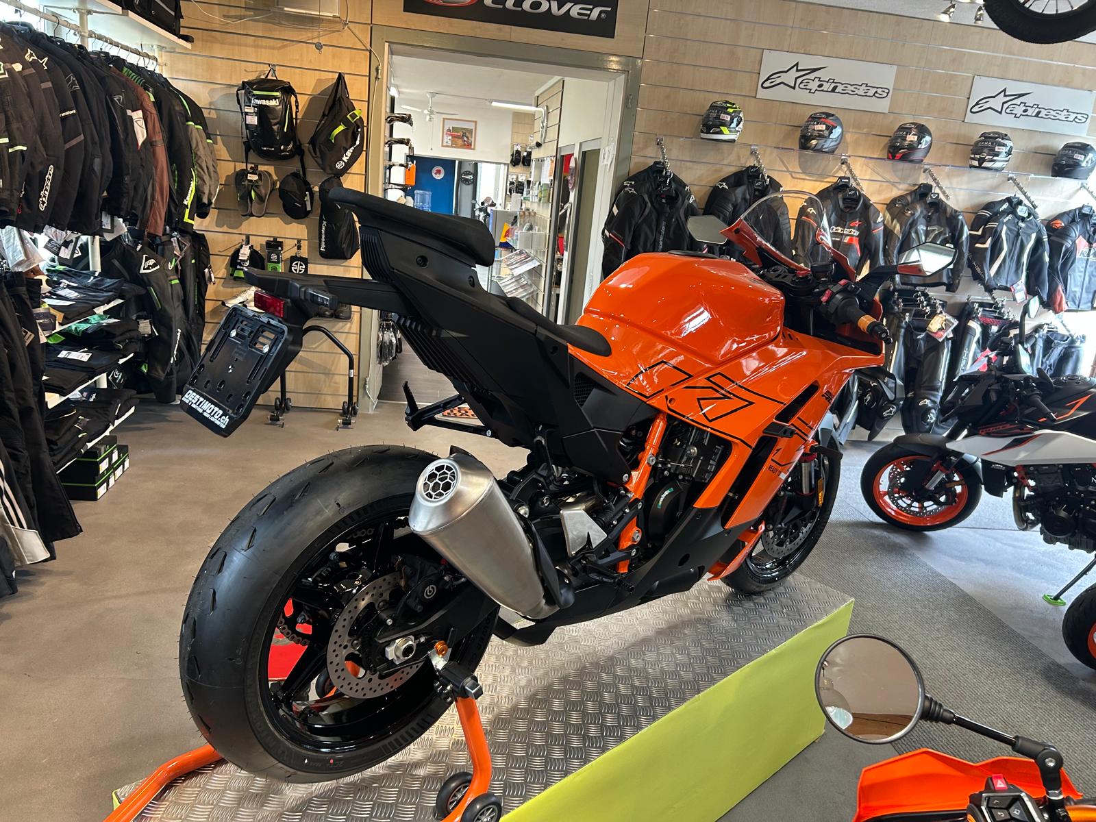 KTM RC R-image-2